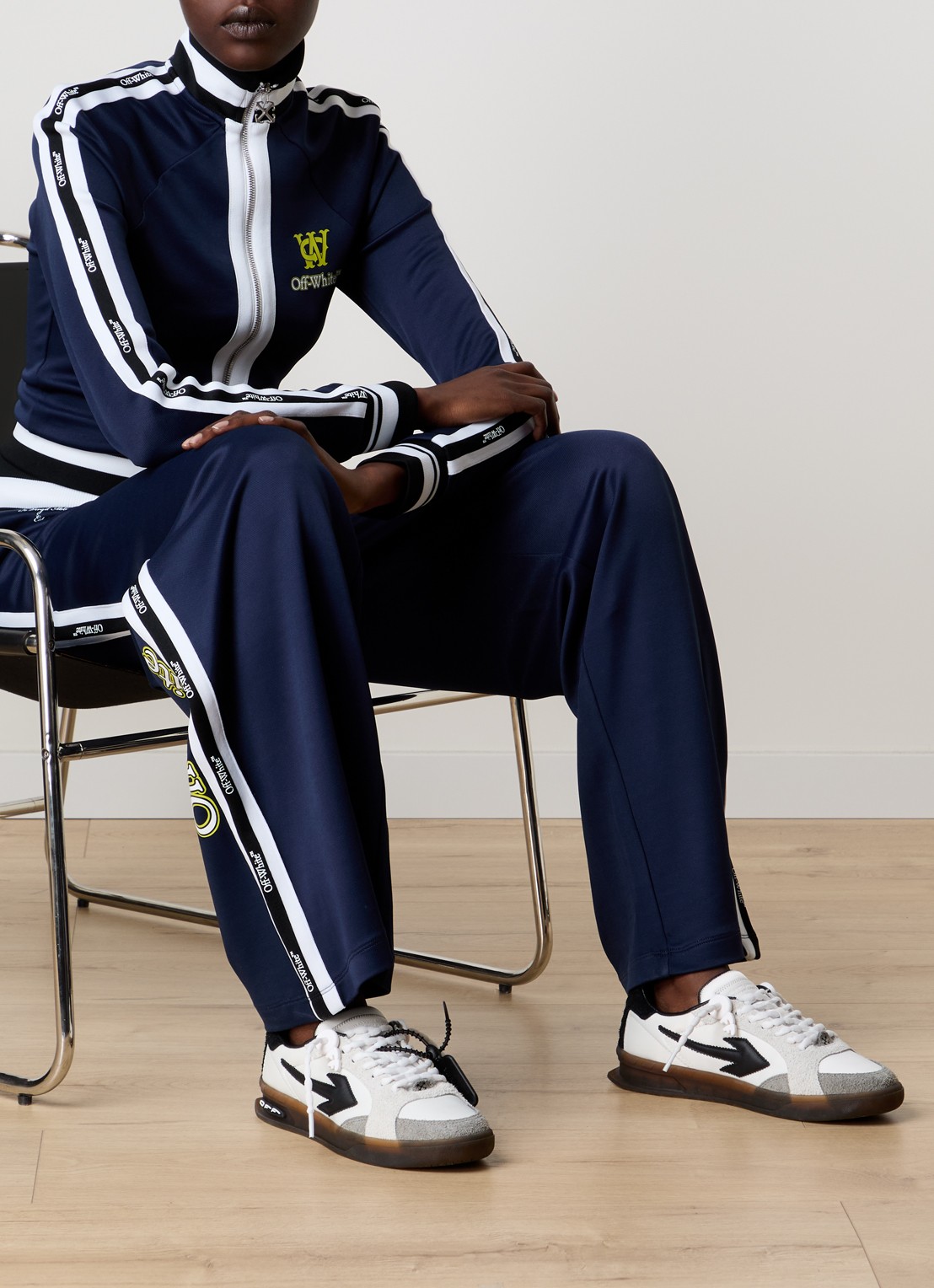 Off-White End Of Play sneaker met details van suède - voorkant 6 wit
