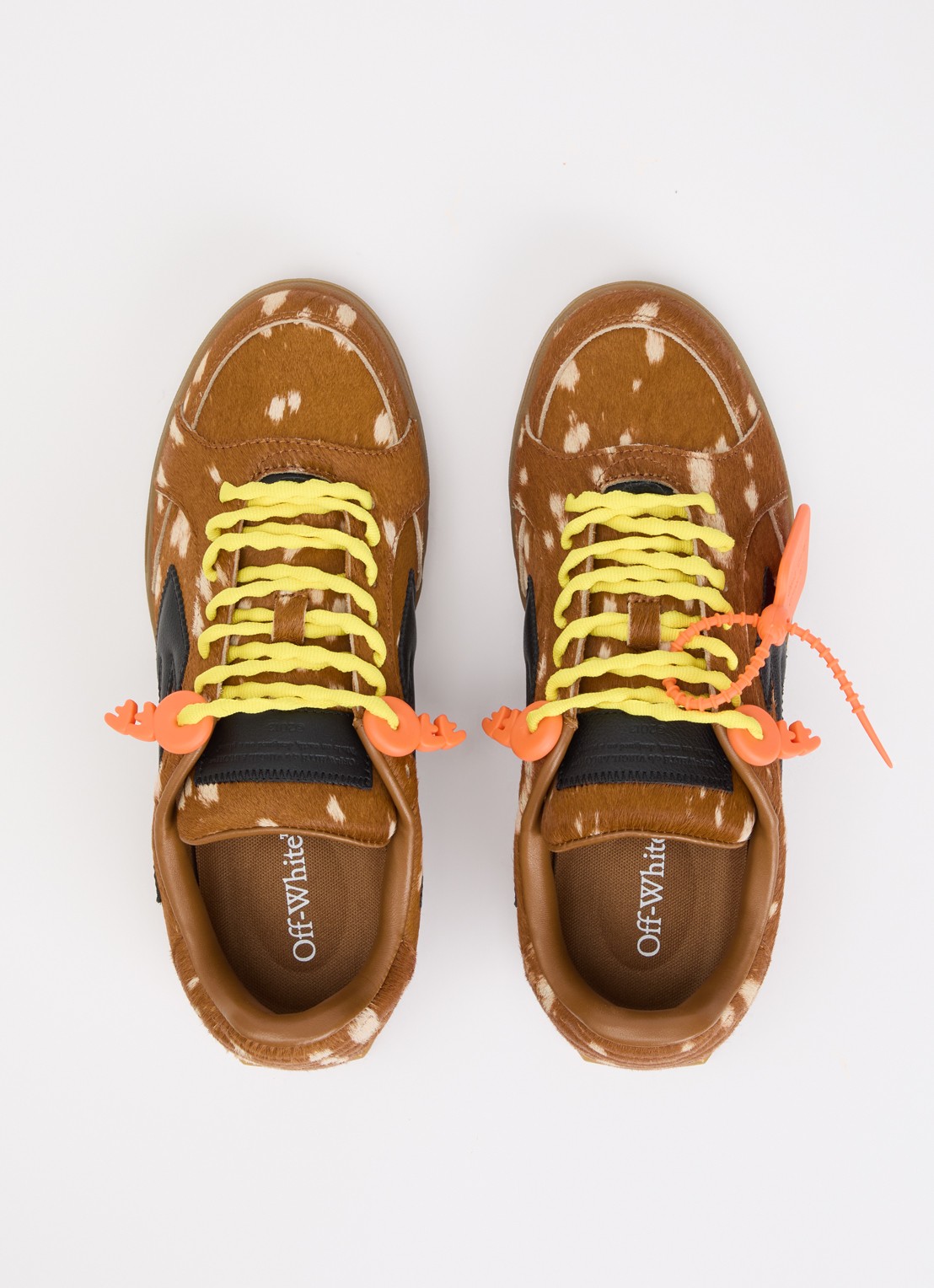 Off-White End Of Play sneaker van leer met ponyhair - detail 4 bruin
