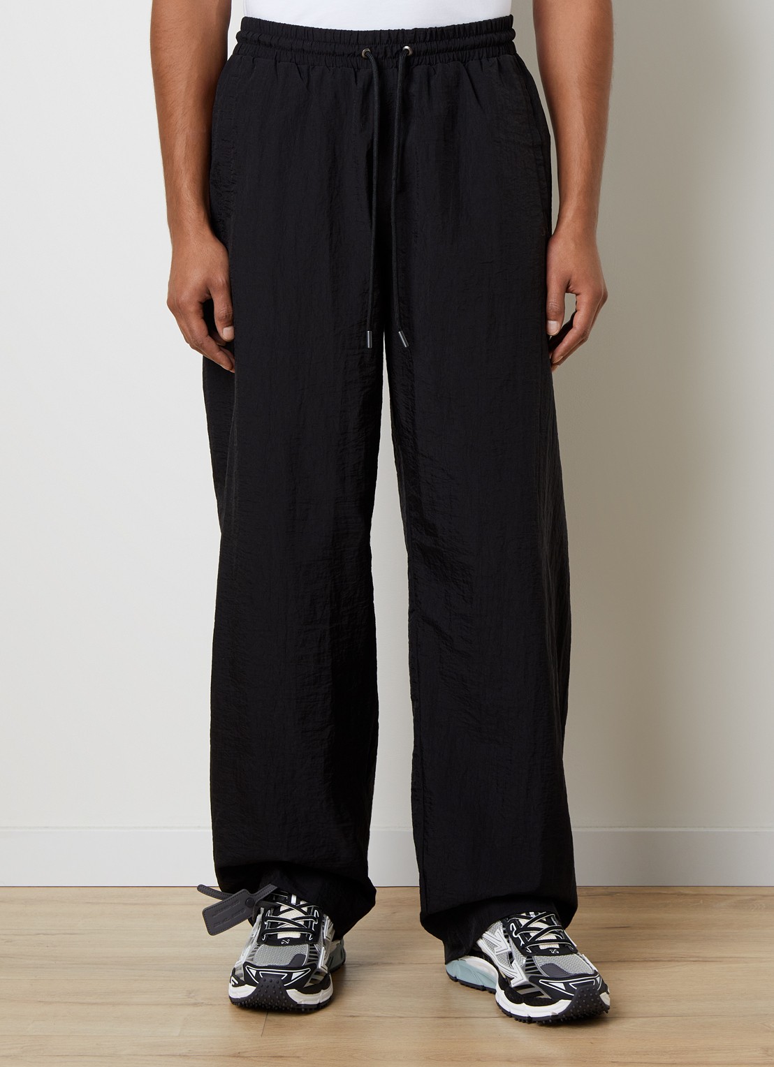 Off-White Glossy arrow wide fit broek met steekzakken - detail zwart