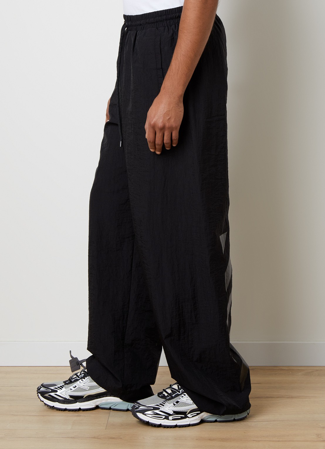 Off-White Glossy arrow wide fit broek met steekzakken - detail 2 zwart
