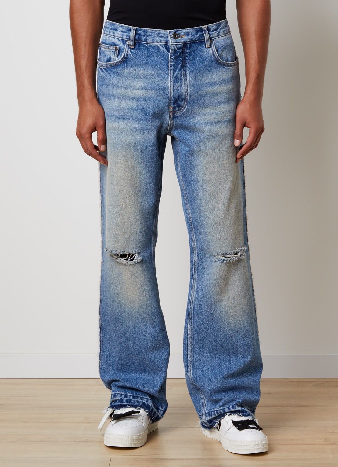 Off-White Half Arrow loose fit jeans met destroyed afwerking en backprint - detail indigo