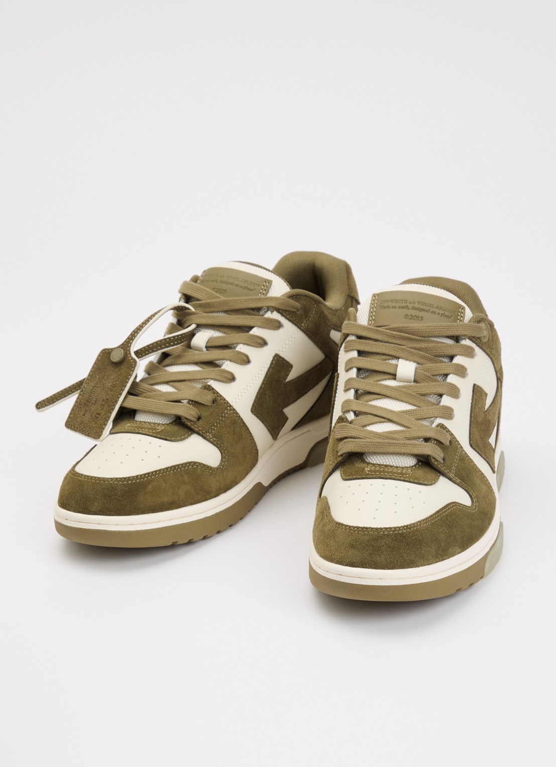Off-White Out Of Office sneaker van kalfsleer met kalfssuède details - detail 2 olijfgroen