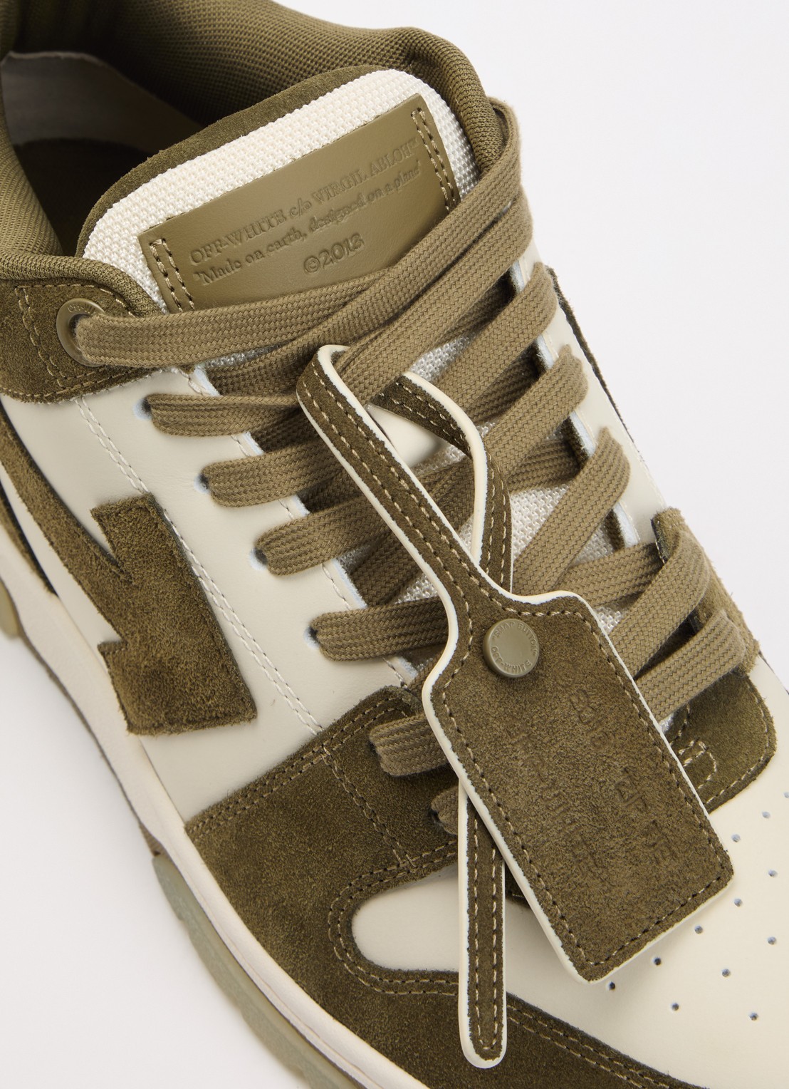 Off-White Out Of Office sneaker van kalfsleer met kalfssuède details - detail 5 olijfgroen