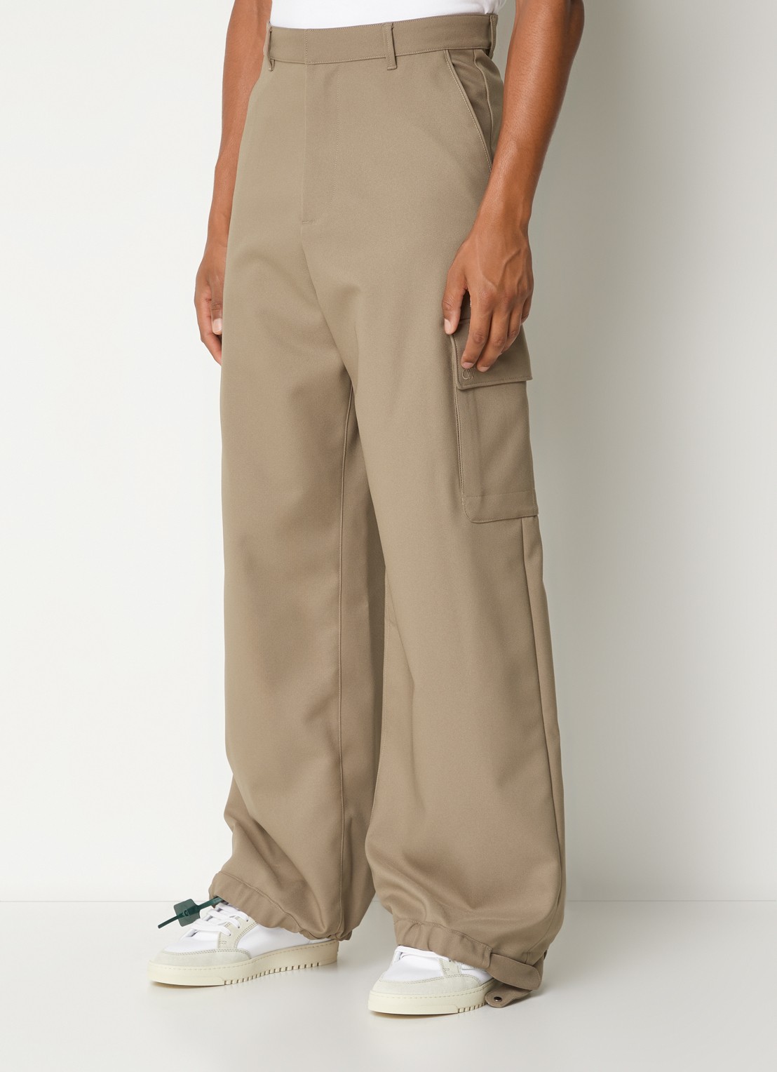 Off-White Ow Emb Drill wide fit cargobroek met klepzakken - detail 2 beige