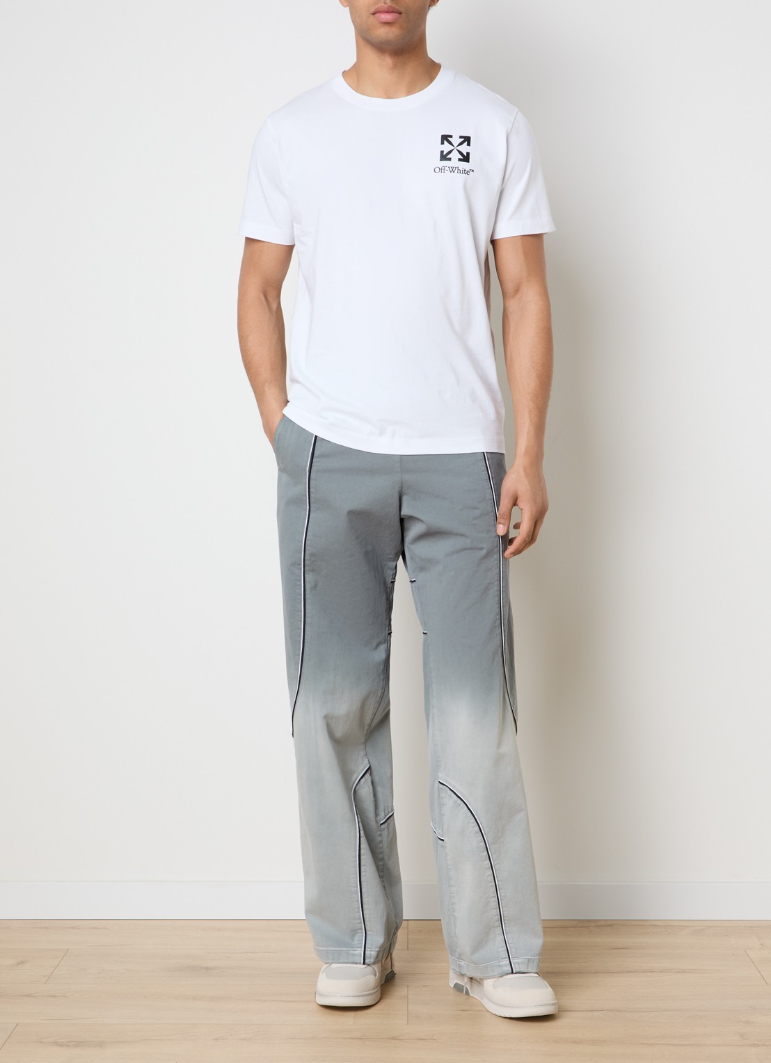 Off-White Small Arrow T-shirt met logoprint - voorkant 2 wit
