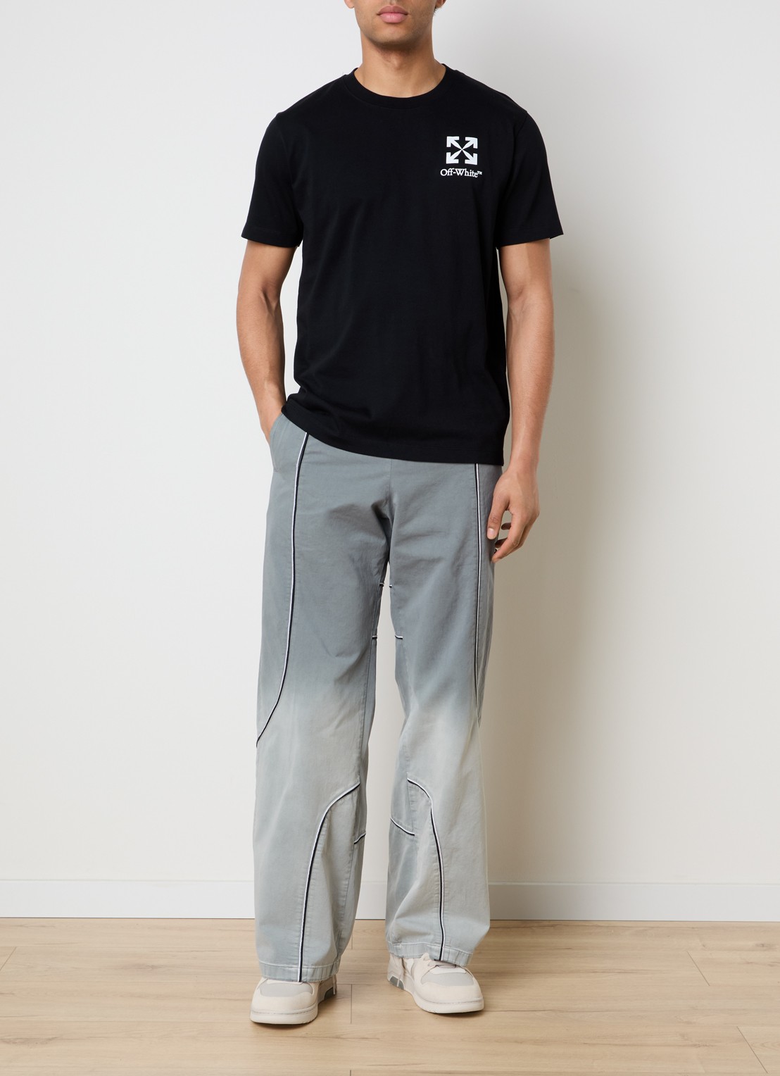 Off-White Small Arrow T-shirt met logoprint - voorkant 2 zwart