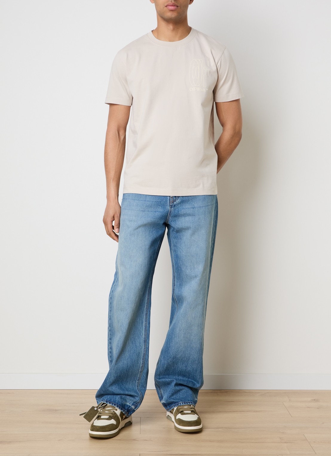 Off-White T-shirt met logo- en backprint - voorkant 3 beige