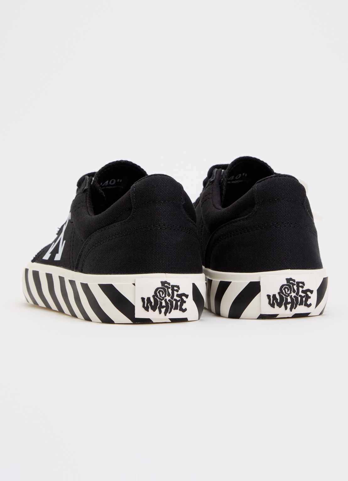 Off-White Vulcanized Undercut sneaker met logo - achterkant 5 zwart
