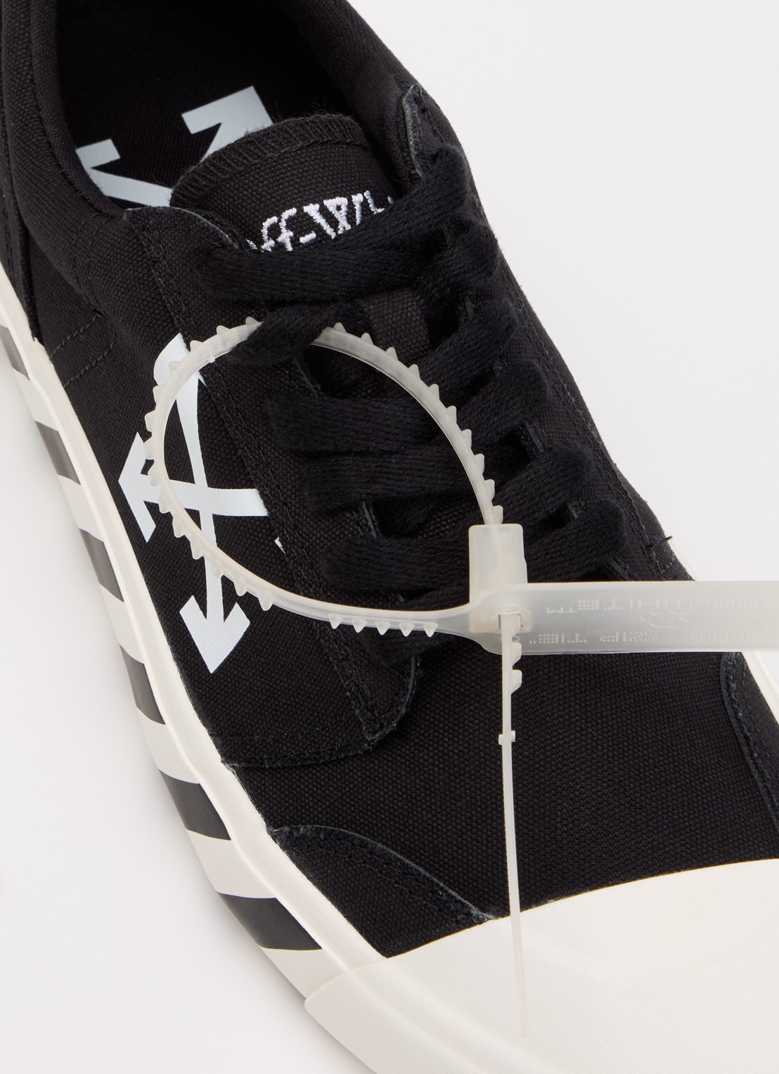 Off-White Vulcanized Undercut sneaker met logo - detail 4 zwart