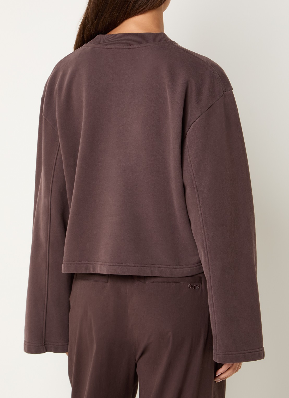 OLAF Cropped sweater met logo - achterkant 4 bruin
