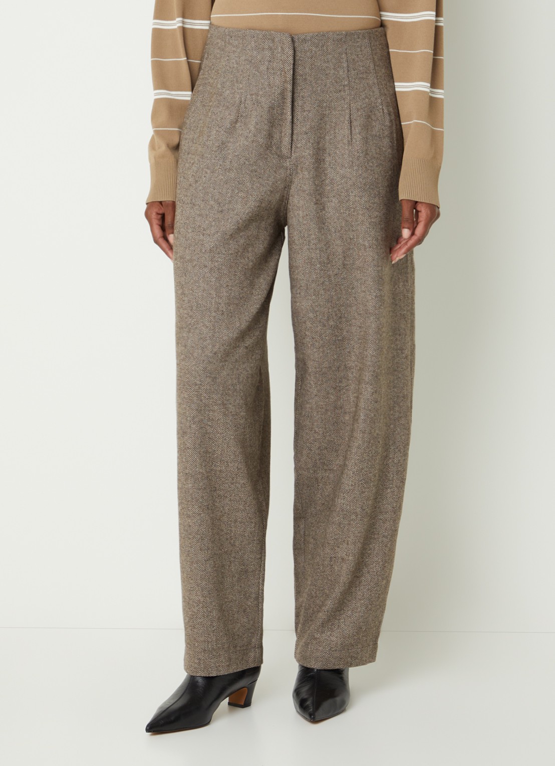 OLAF High waist balloon fit pantalon in wolblend met visgraatdessin - detail 4 taupe