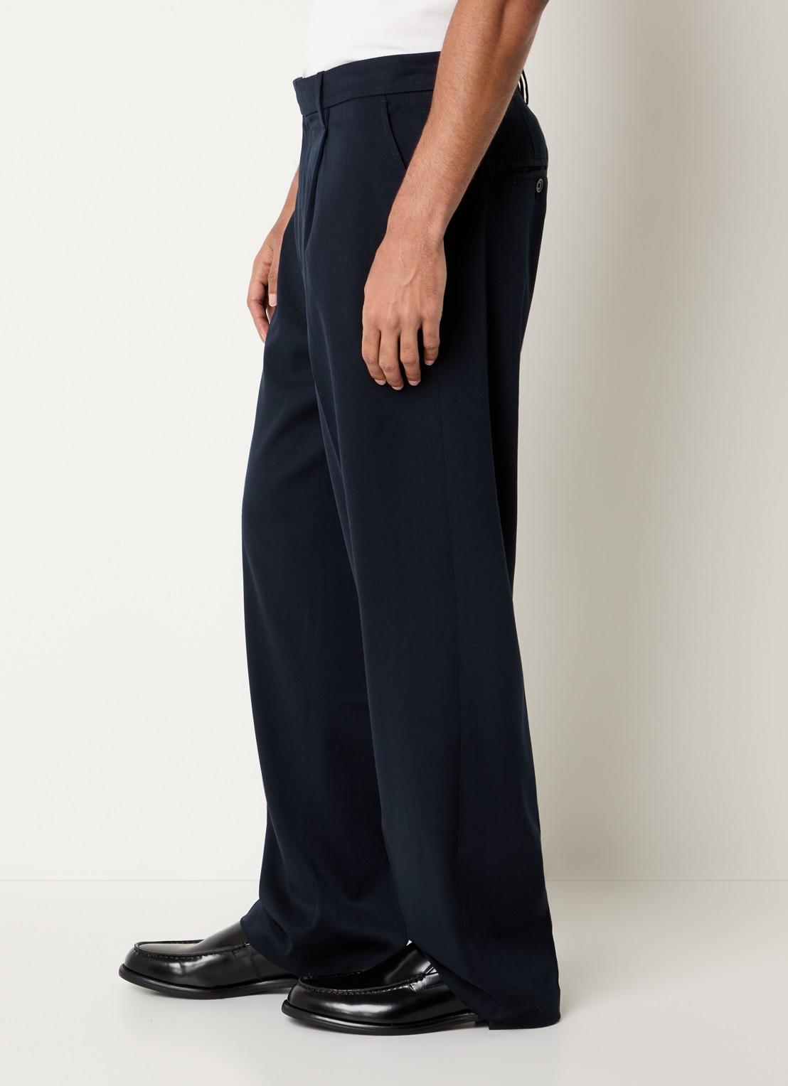 OLAF Loose fit pantalon in wolblend met persplooi - detail 2 donkerblauw