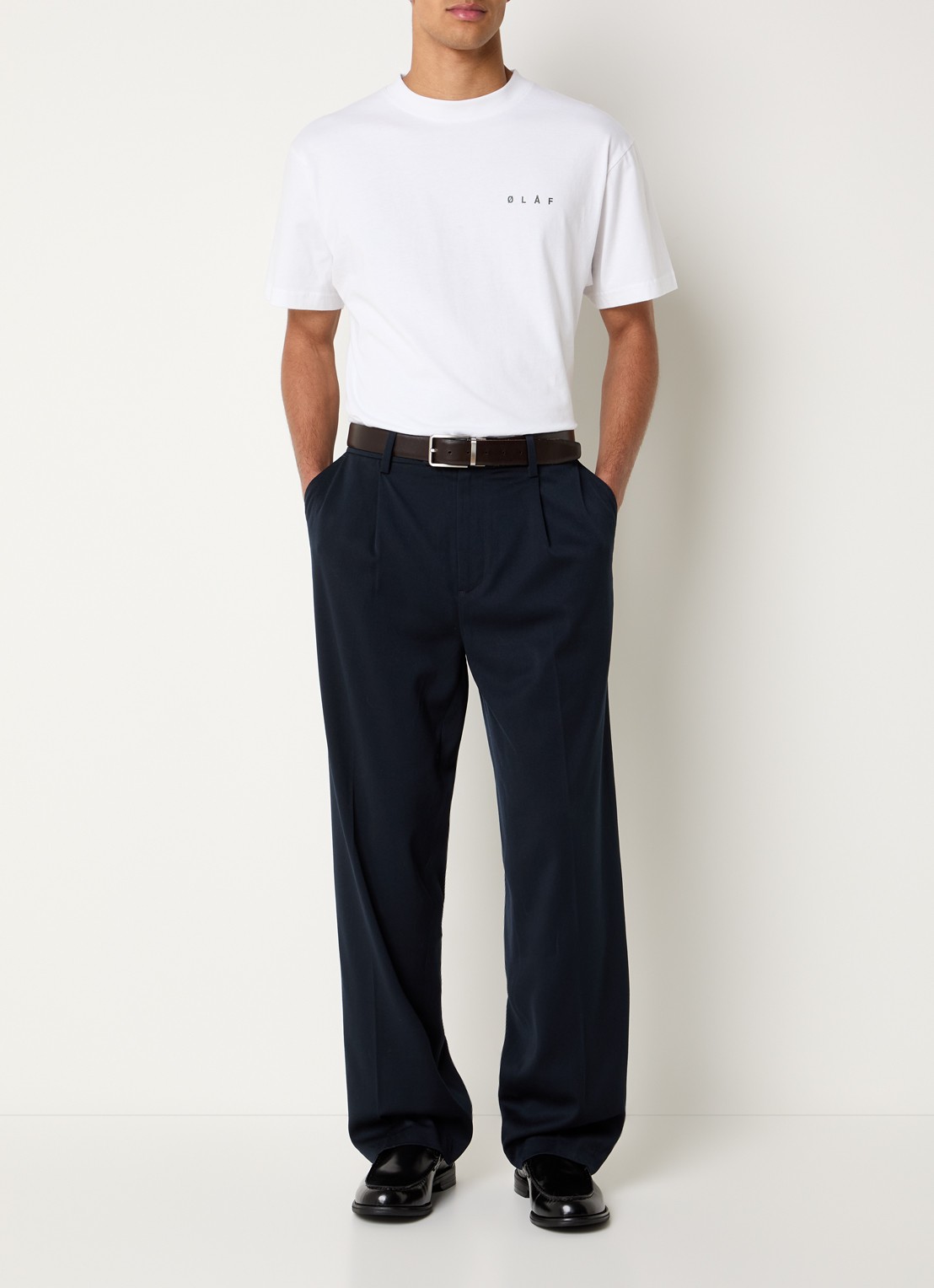 OLAF Loose fit pantalon in wolblend met persplooi - voorkant 5 donkerblauw