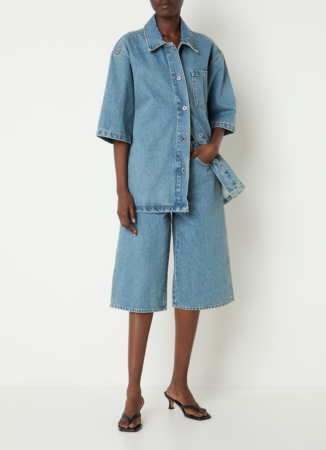 OLAF Mid waist wide leg driekwart jeans met medium wassing  - voorkant 3 indigo