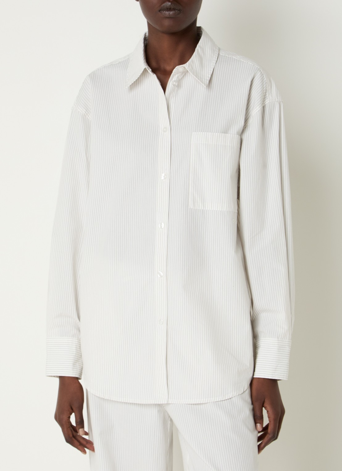 OLAF Oversized blouse met streepprint en borstzak - detail 3 beige