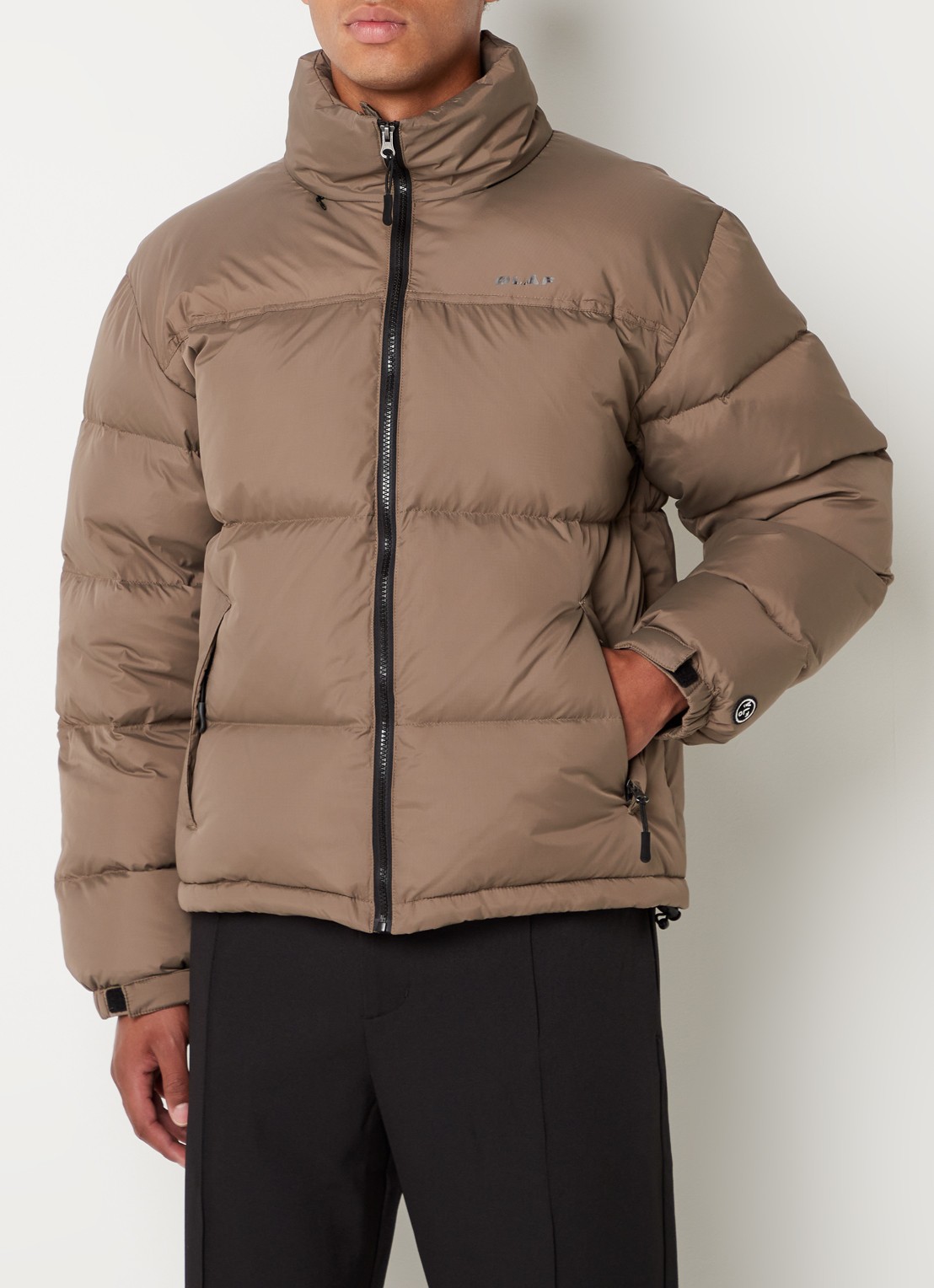 OLAF Puffer jack met donsvulling en opbergbare capuchon - detail 2 taupe
