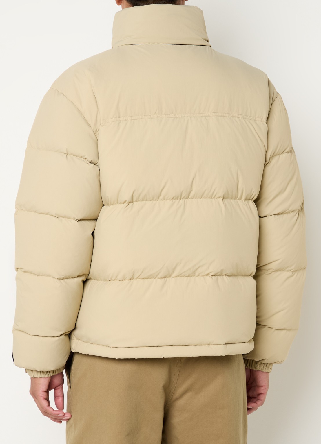 OLAF Puffer jack met ritszakken en opbergbare capuchon - achterkant beige