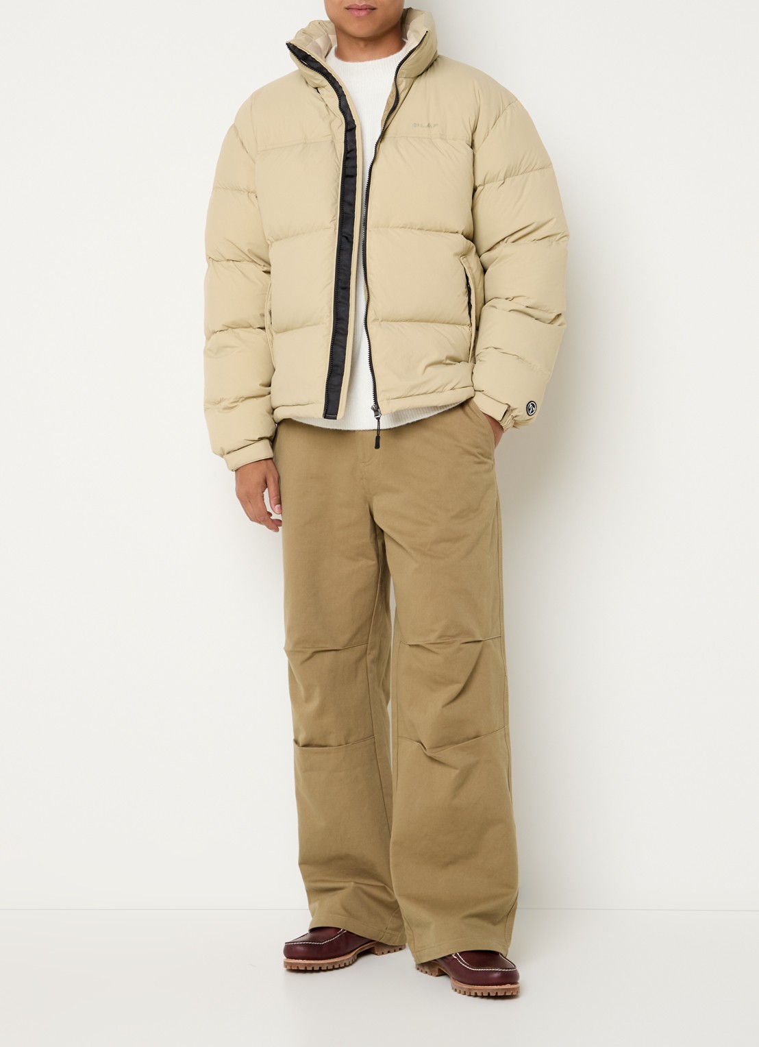 OLAF Puffer jack met ritszakken en opbergbare capuchon - voorkant 4 beige