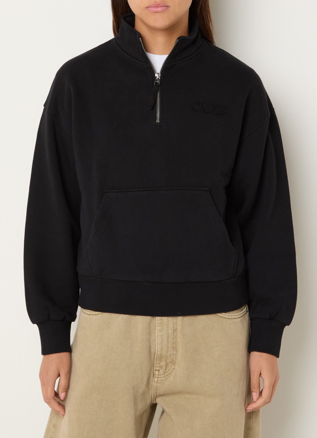 OLAF Sweater met halve rits en logoborduring - detail zwart