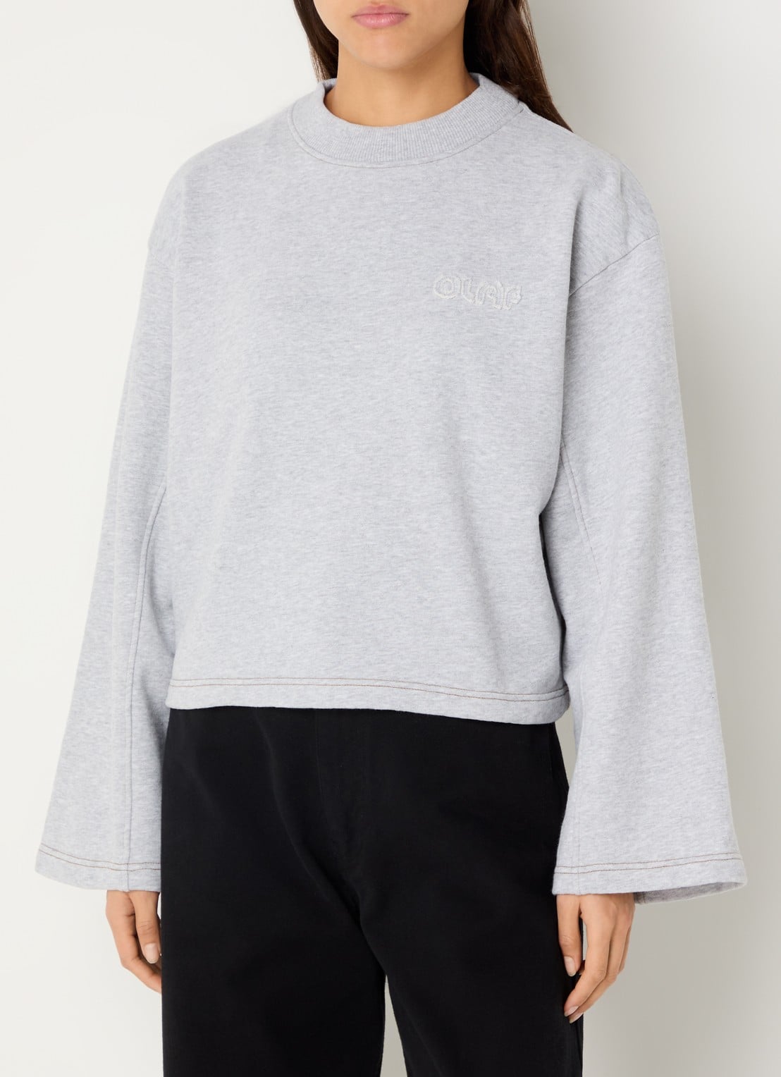 OLAF Sweater met logo - detail 3 grijs