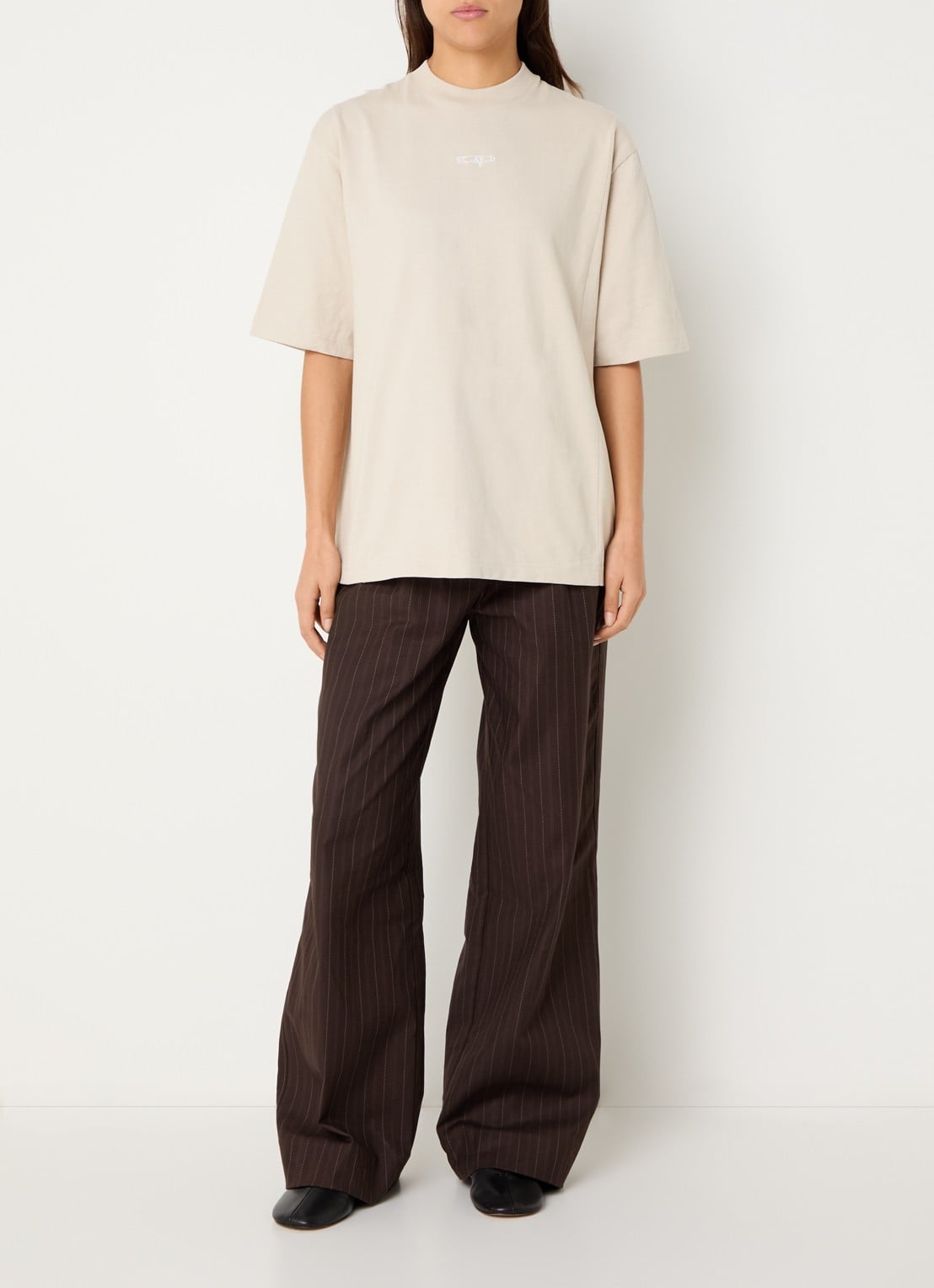 OLAF T-shirt met logo - voorkant 2 beige