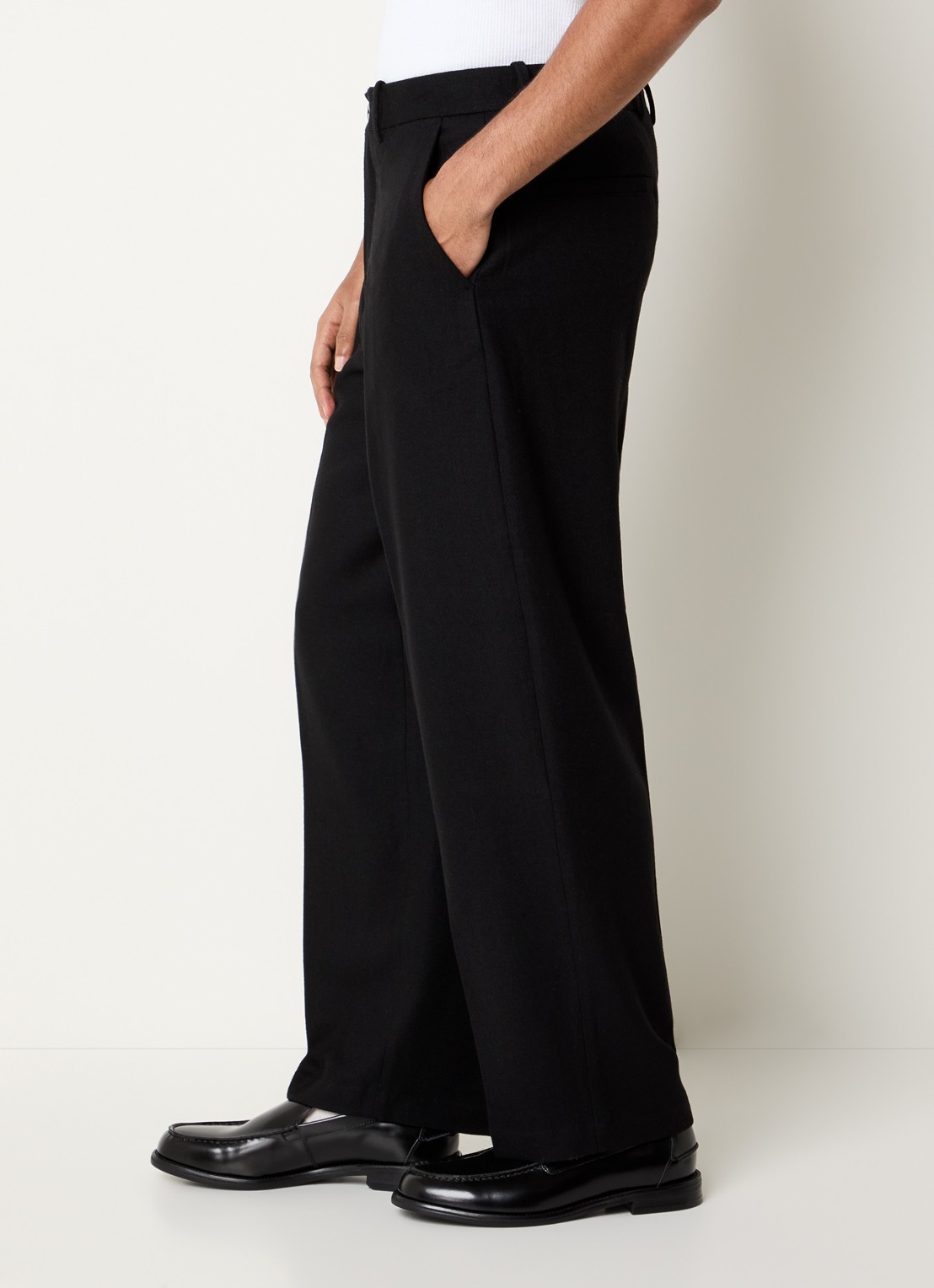 OLAF Tapered fit pantalon in wolblend met persplooi - detail 2 zwart