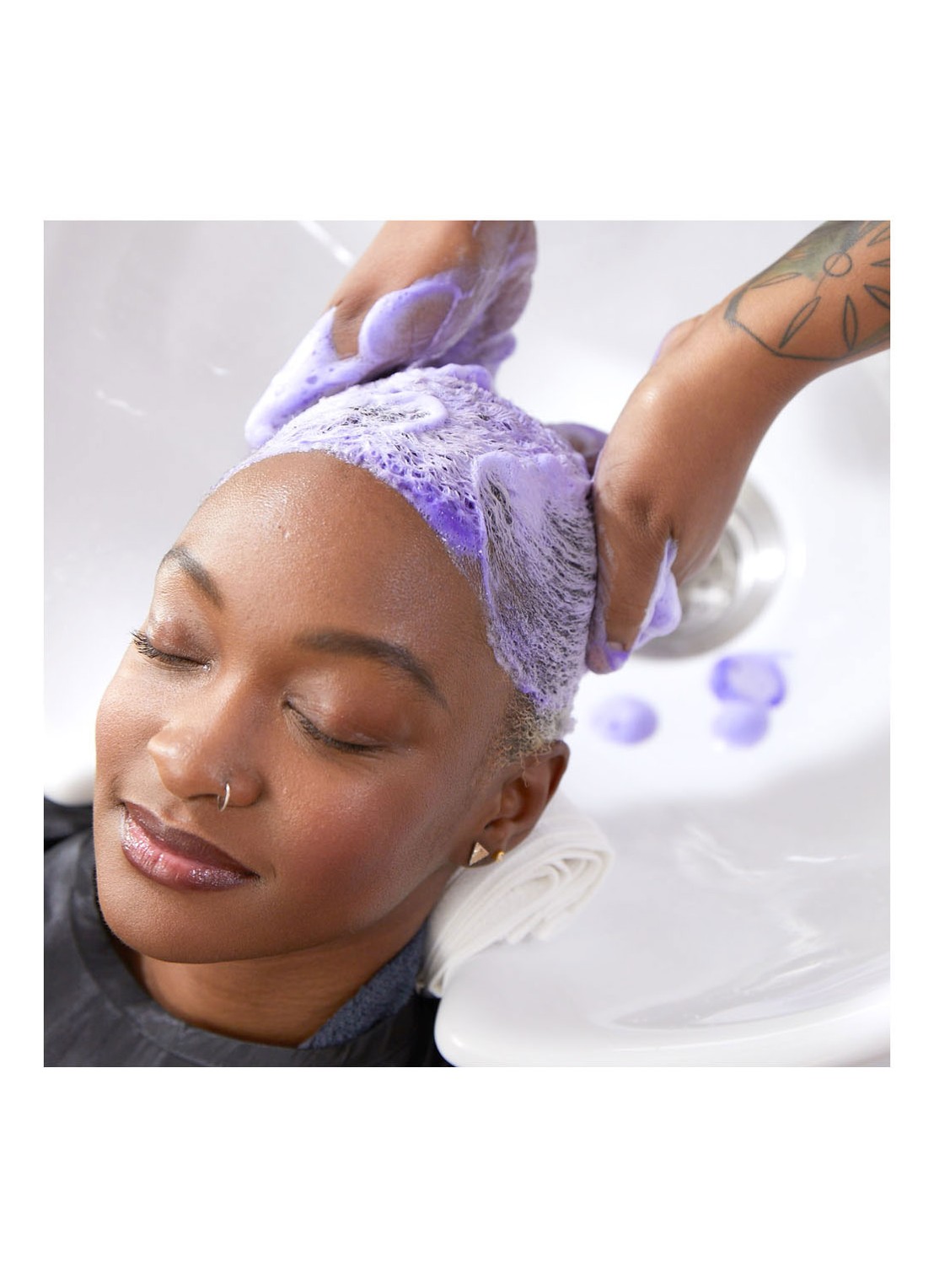 Olaplex No. 4P Blonde Enhancer Toning Shampoo - detail 5 undefined