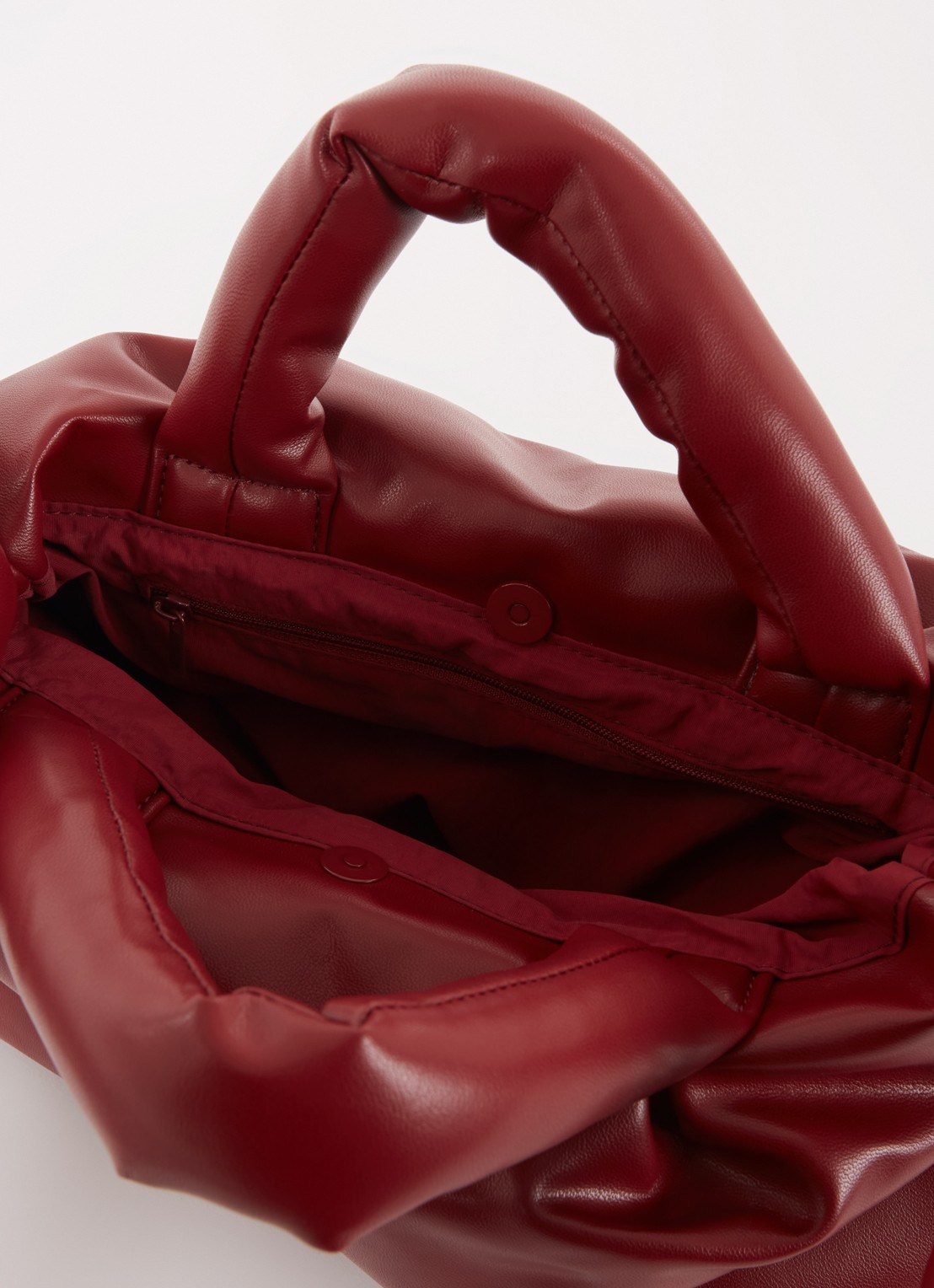 Ölend Mini Ona gewatteerde crossbodytas met afneembare schouderriem - detail 2 bordeauxrood