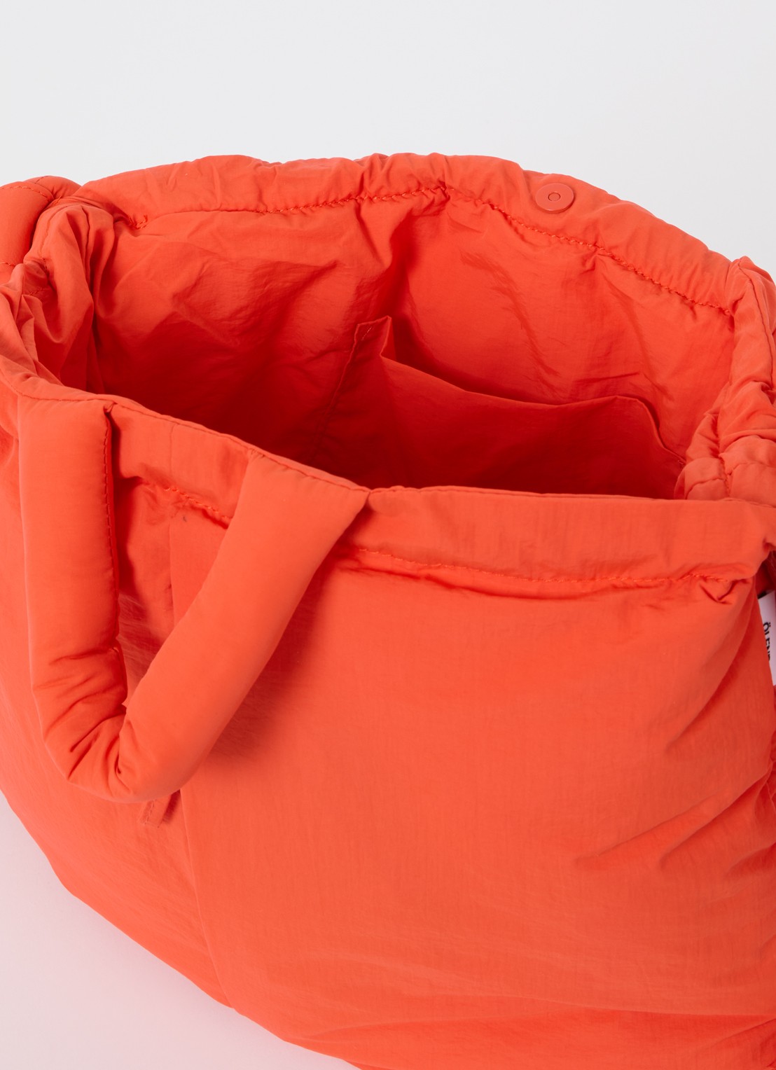Ölend Ona gewatteerde crossbodytas  - detail 3 oranjerood