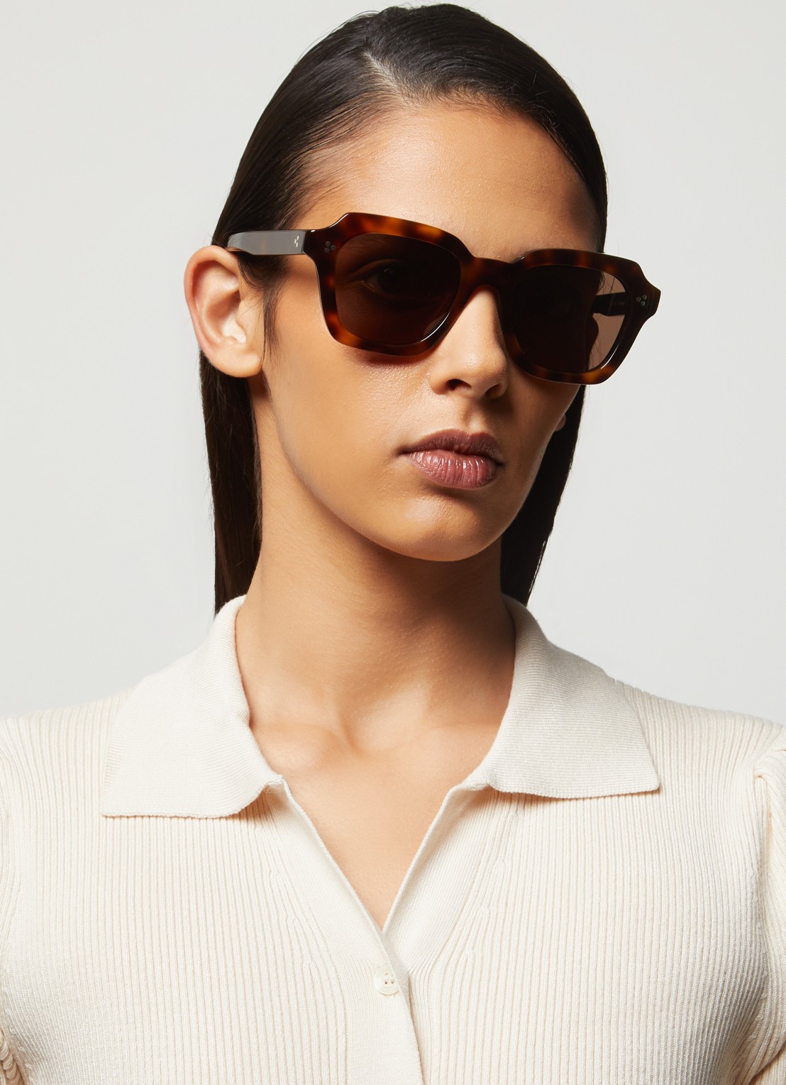 Oliver Peoples Kienna zonnebril OV5526SU - voorkant 5 donkerbruin
