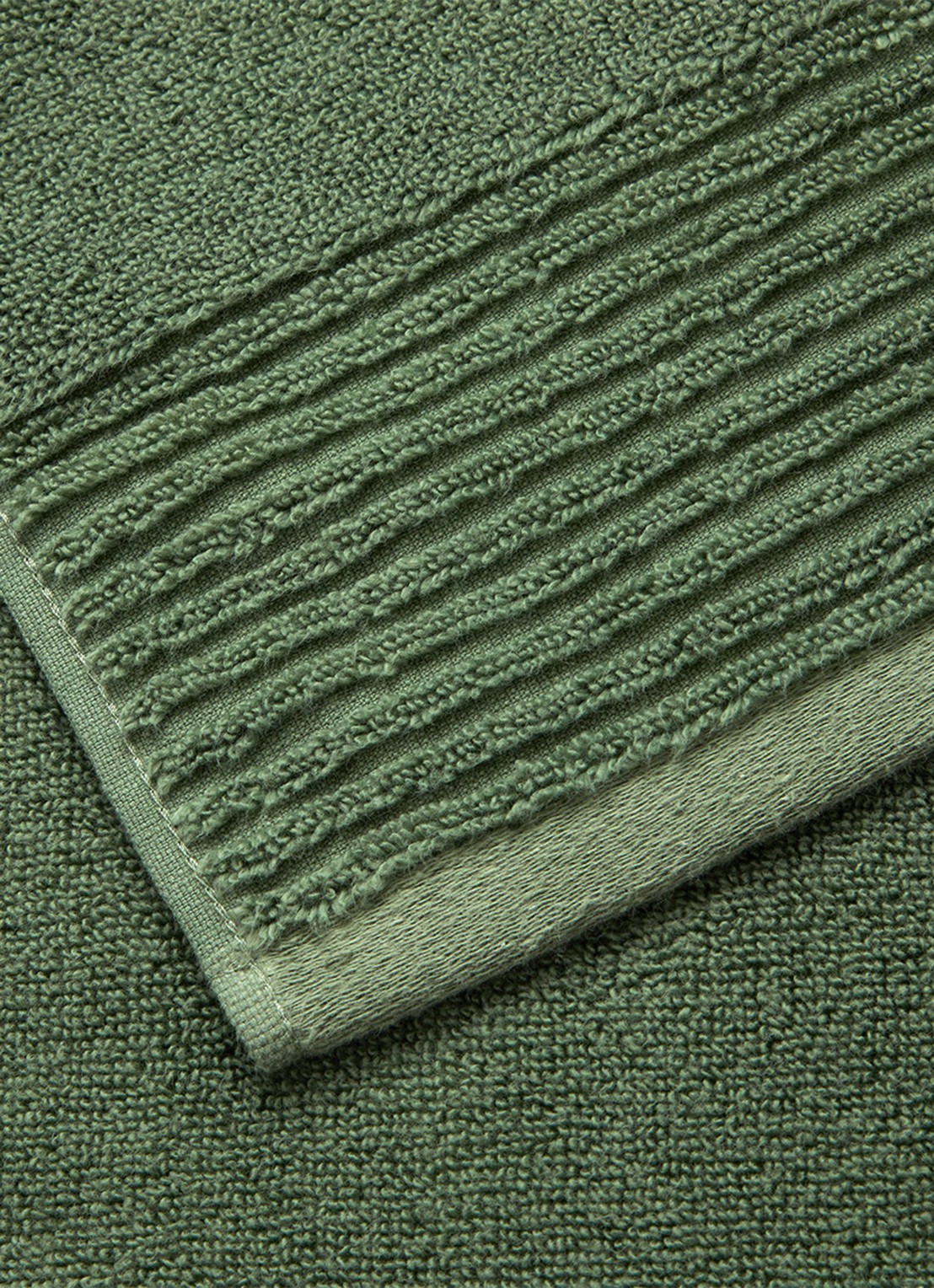 Olivier Desforges Alizee badhanddoek  - 450 gr/m² - 100 x 50 cm - voorkant 3 olijfgroen