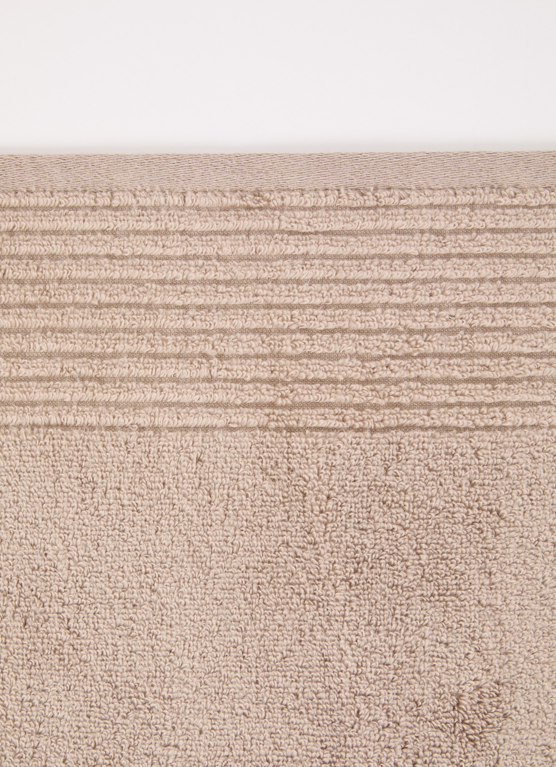 Olivier Desforges Alizee badlaken van katoen 450 gr/m2 - 70 x 140 cm - detail 3 taupe