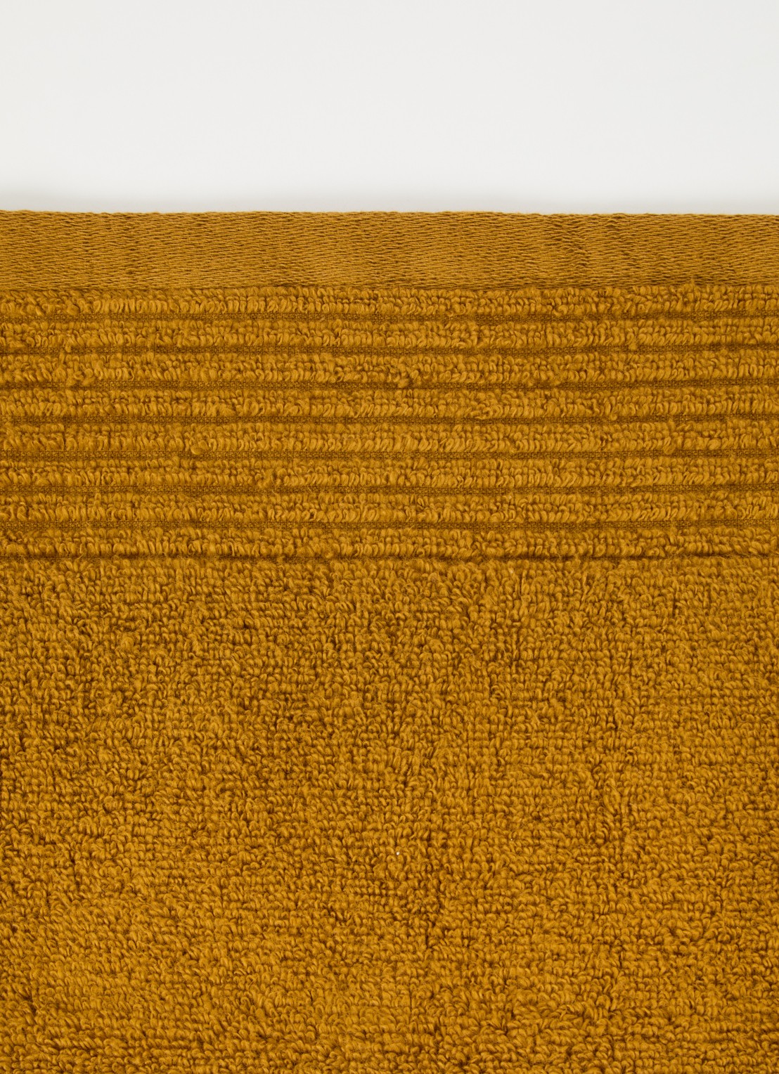 Olivier Desforges Alizee gastendoek - 450 gr/m² - 40 x 60 cm - detail mosterd