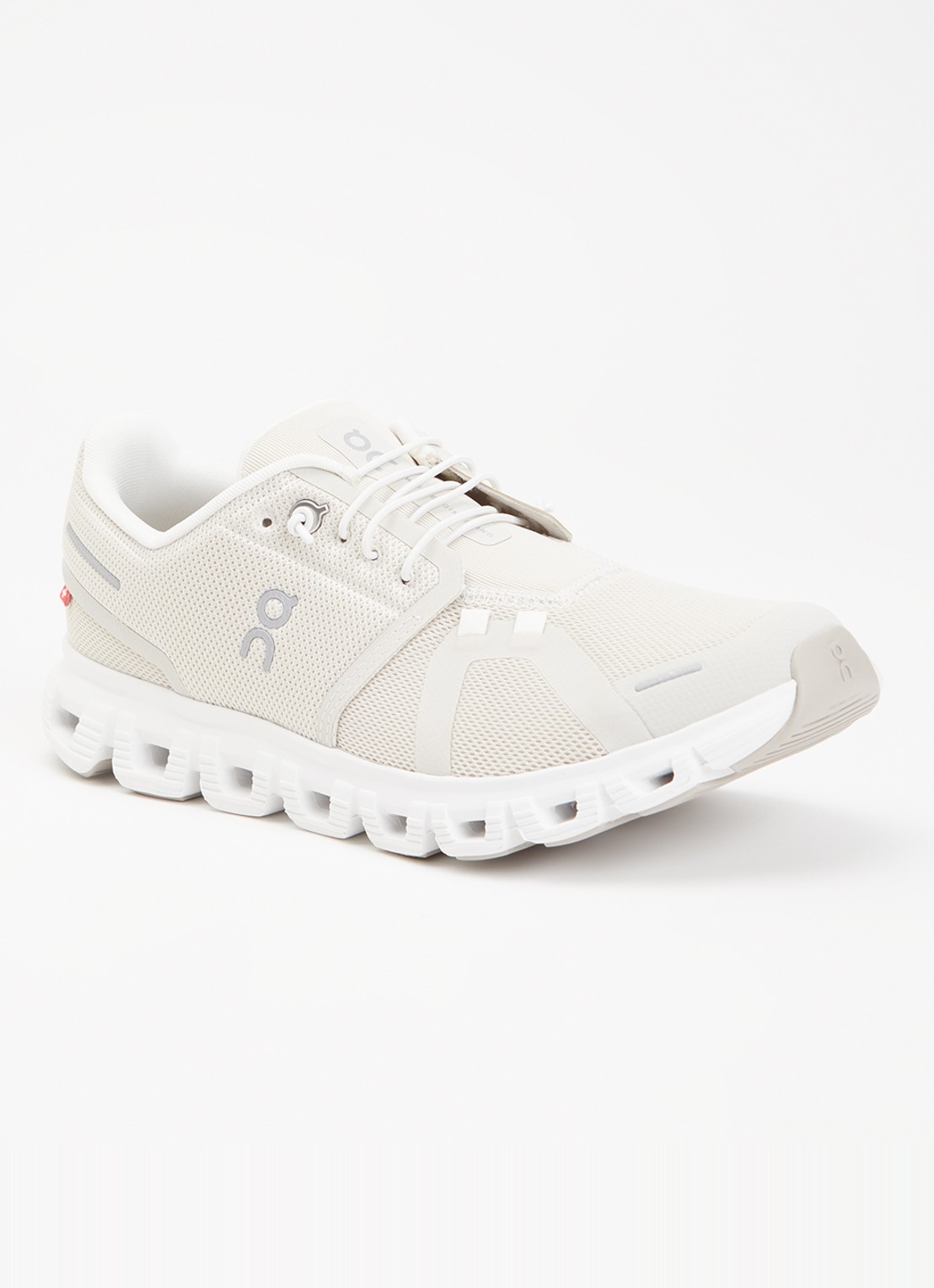 On Cloud 6 sneaker met gebreid bovenwerk - voorkant 5 gebroken wit