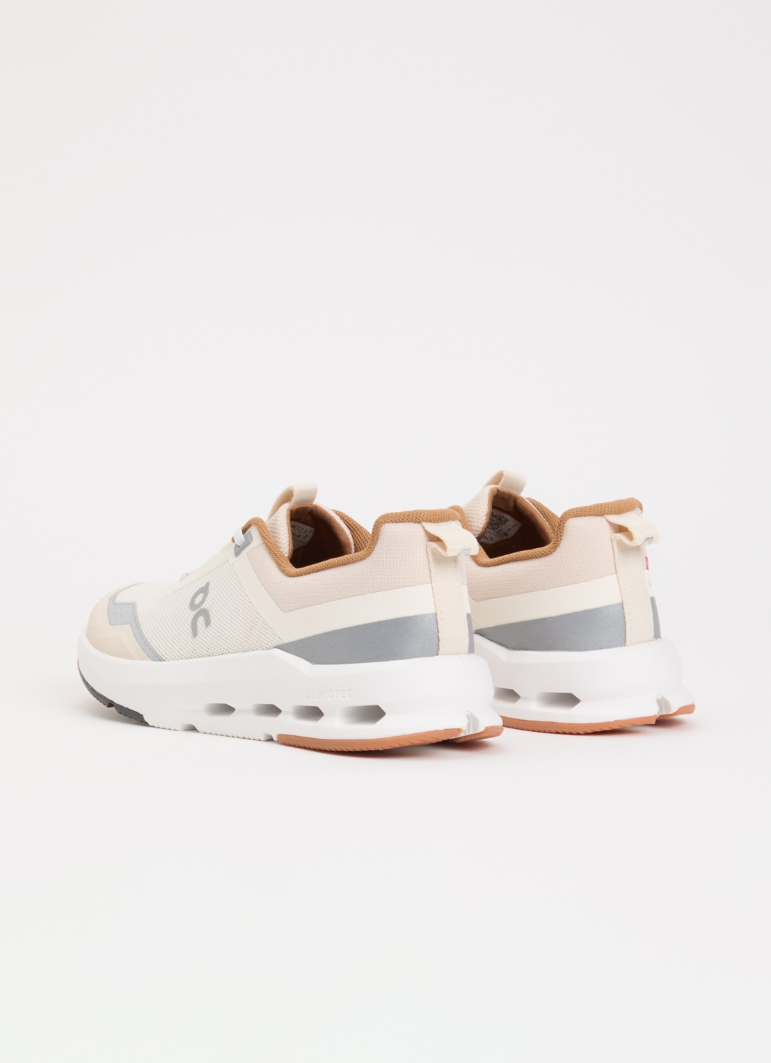 On Cloudnova sneaker van mesh - achterkant beige