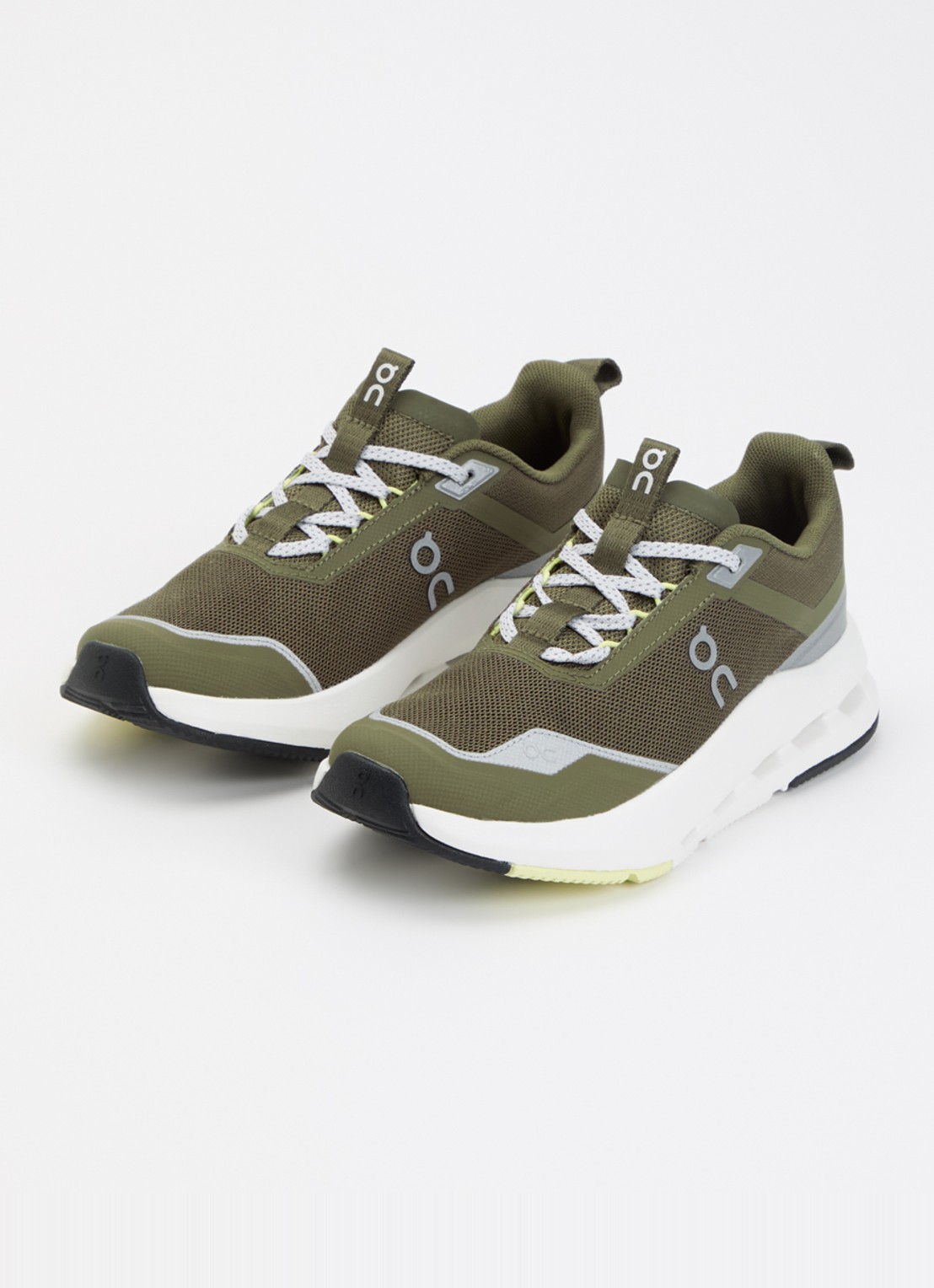 On Cloudnova Youth sneaker met details van mesh - voorkant 2 olijfgroen