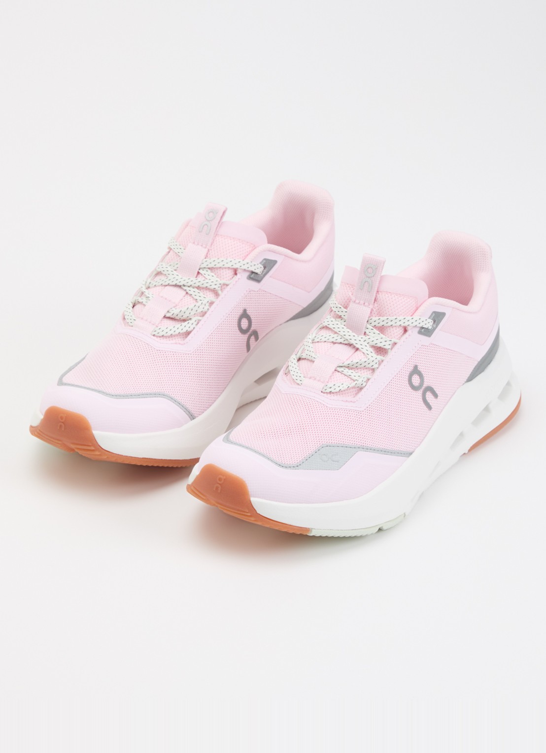 On Cloudnova Youth sneaker met details van mesh - voorkant 2 roze