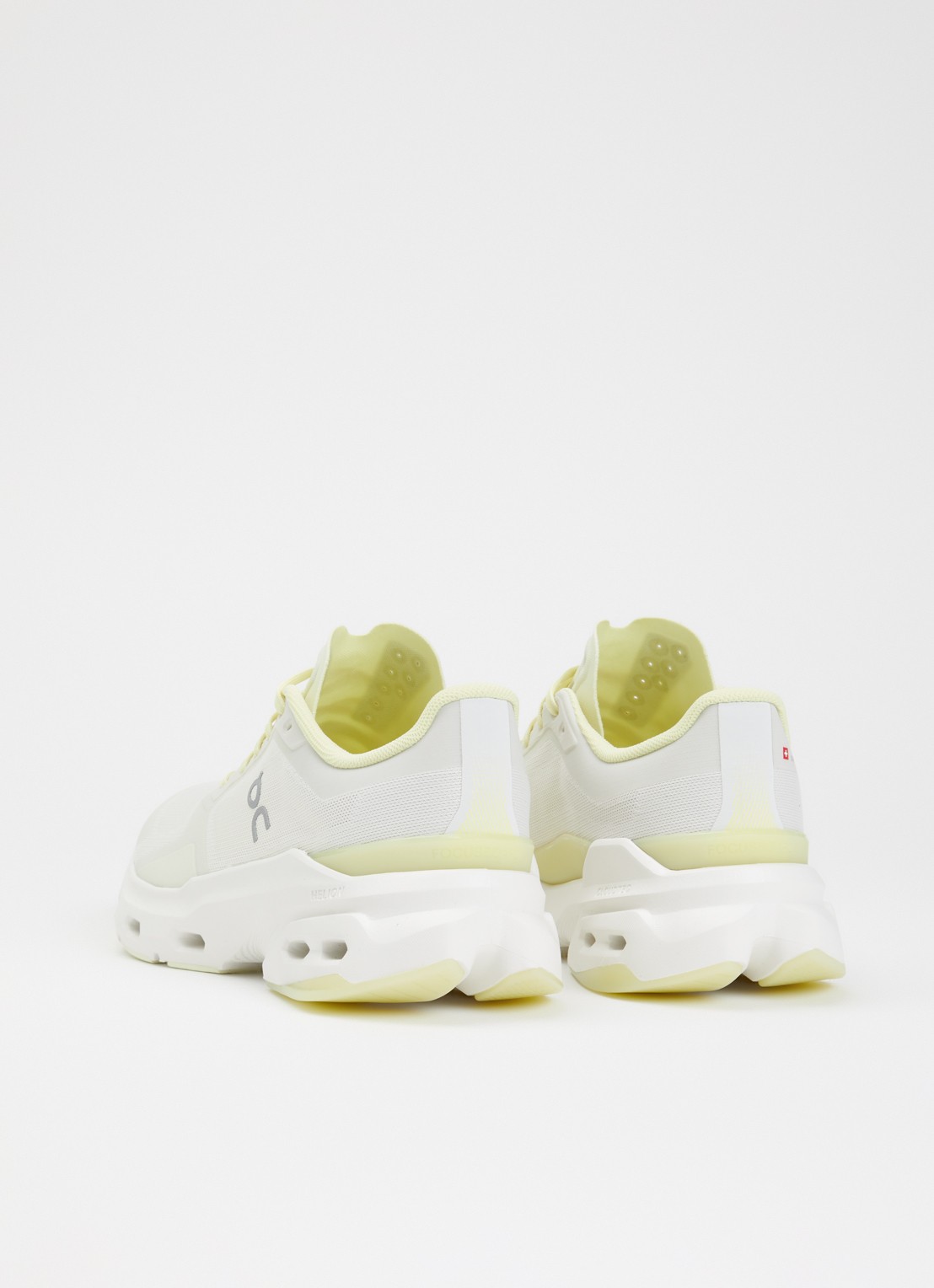 On Cloudpulse 2 sneaker met logo - achterkant 2 ivoor