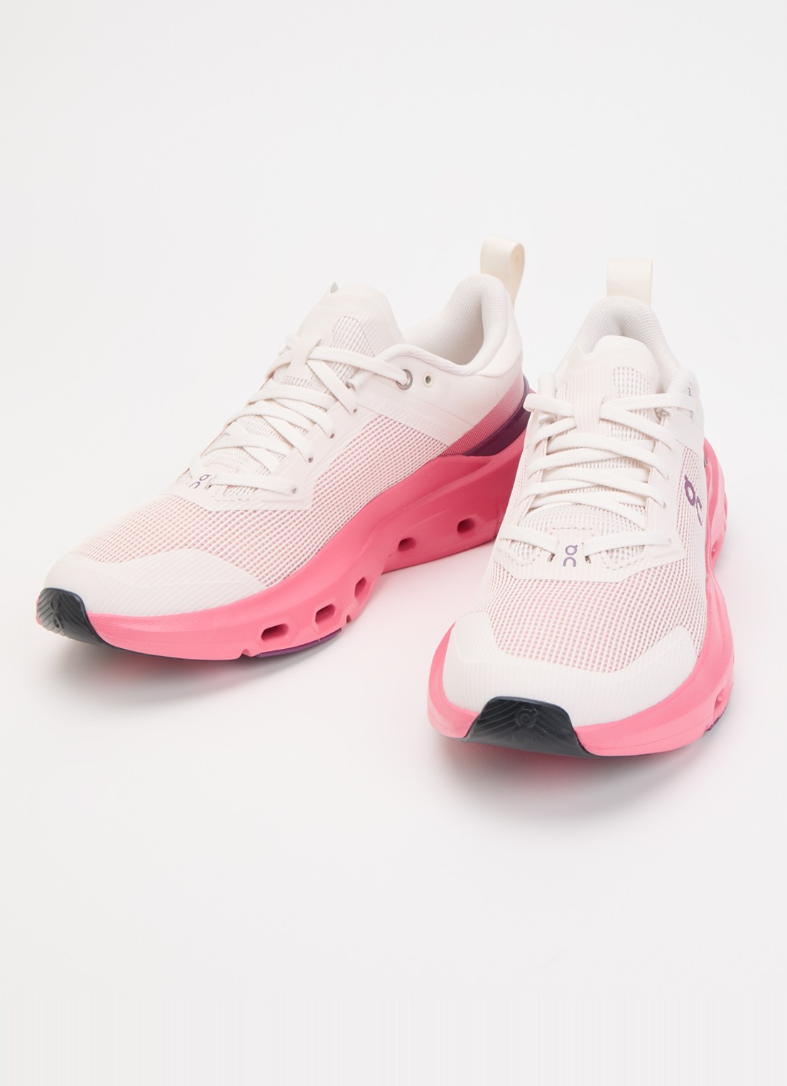 On Cloudpulse Next sneaker van mesh met logo - detail roze