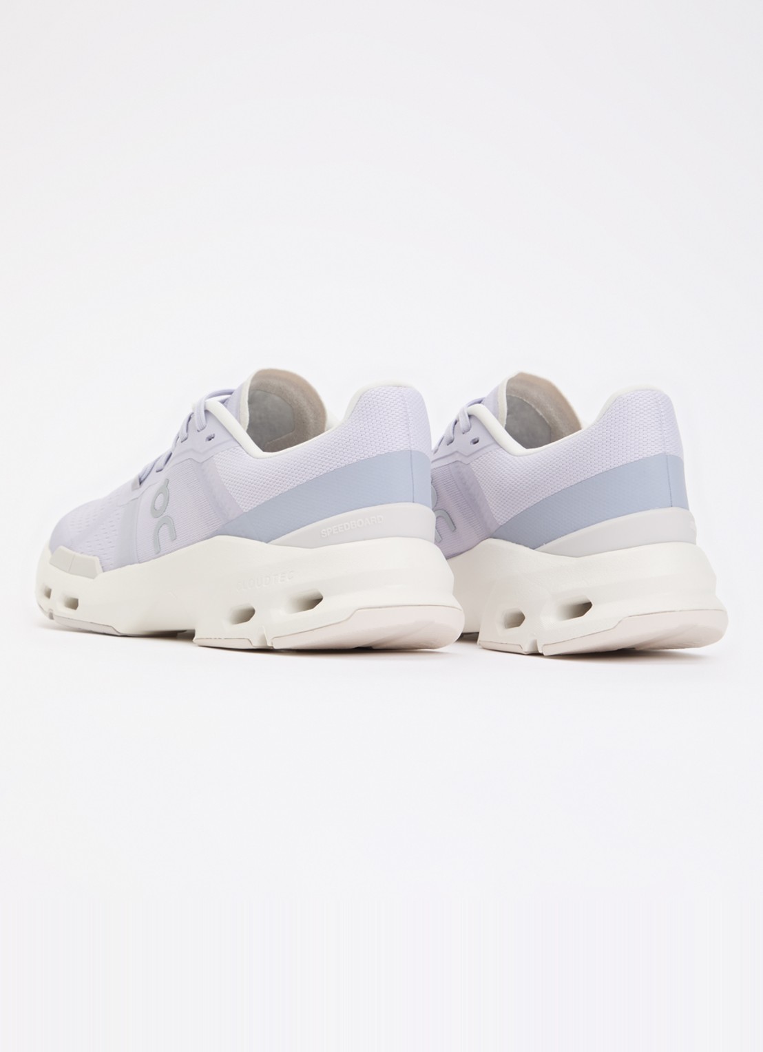 On Cloudpulse sneaker met mesh details - achterkant 5 lichtpaars