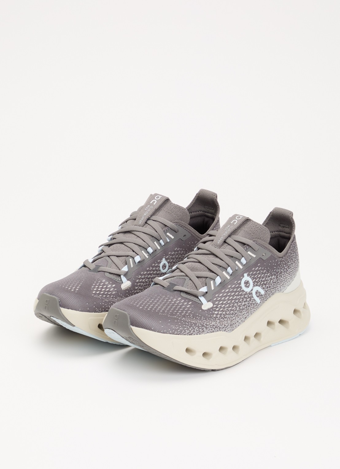 On Cloudsurfer Max sneaker met gebreid bovenwerk - detail antraciet