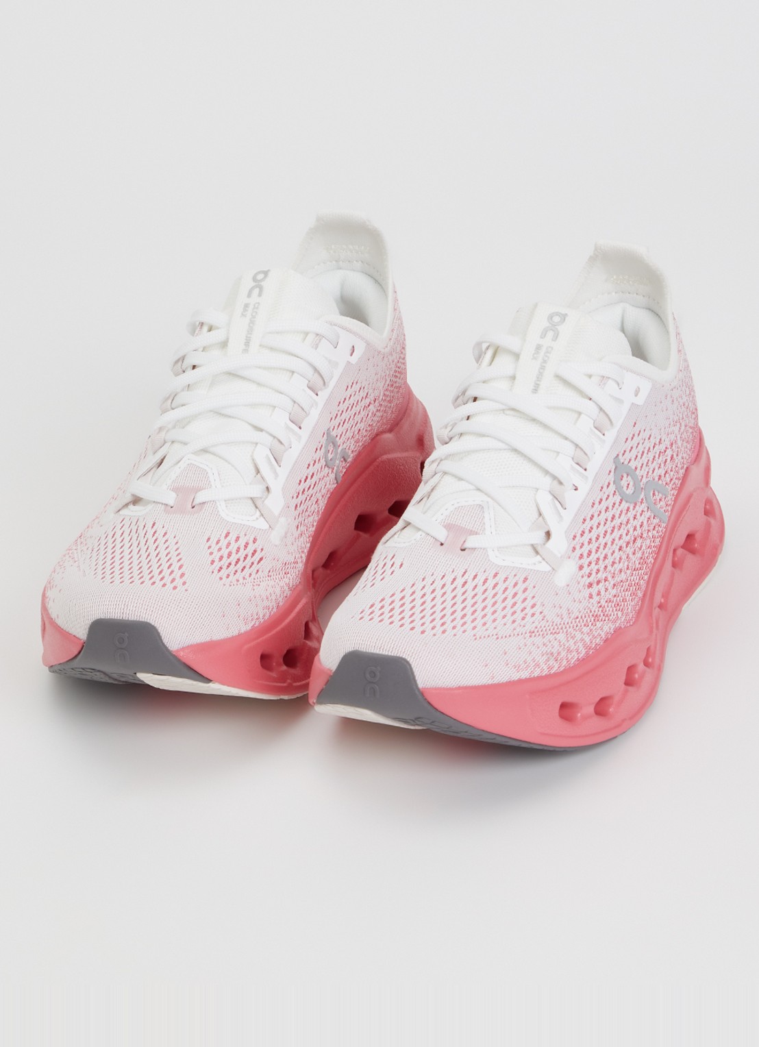 On Cloudsurfer Max sneaker met gebreid bovenwerk - detail roze