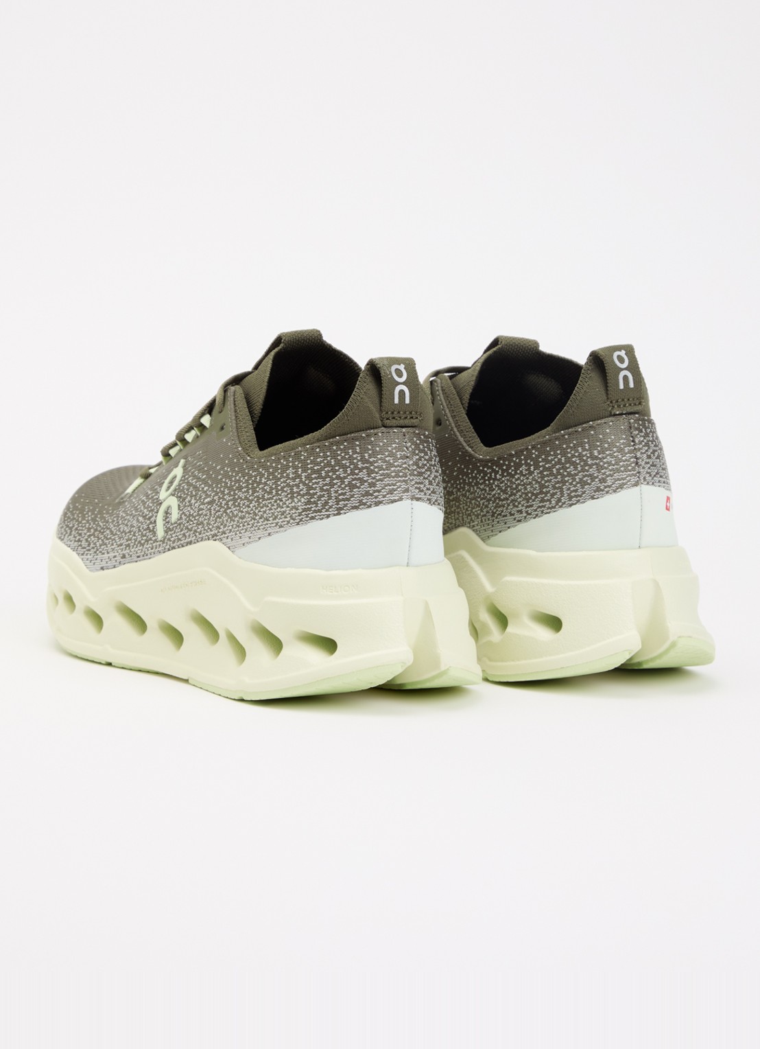 On Cloudsurfer Max sneaker van mesh met logo - achterkant 2 bronsgroen