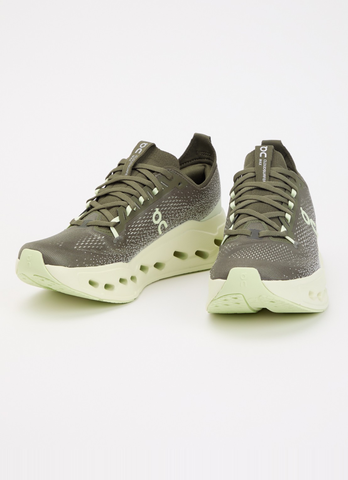 On Cloudsurfer Max sneaker van mesh met logo - detail 3 bronsgroen