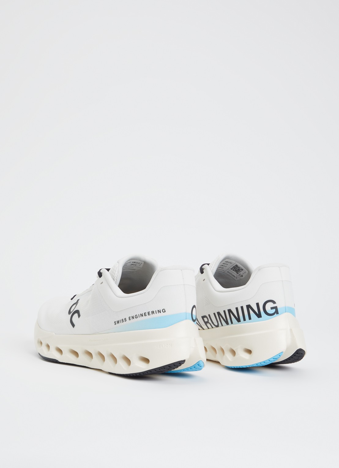 On Cloudsurfer Next hardloopschoen met mesh details - achterkant 5 wit