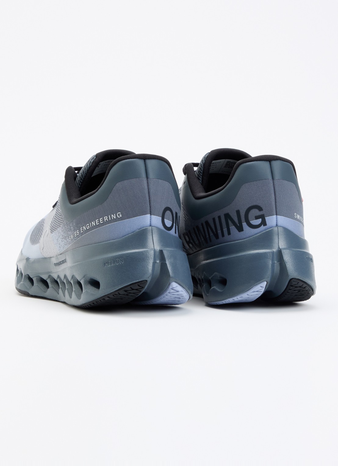 On Cloudsurfer Next sneaker van mesh met logo - achterkant blauwgrijs