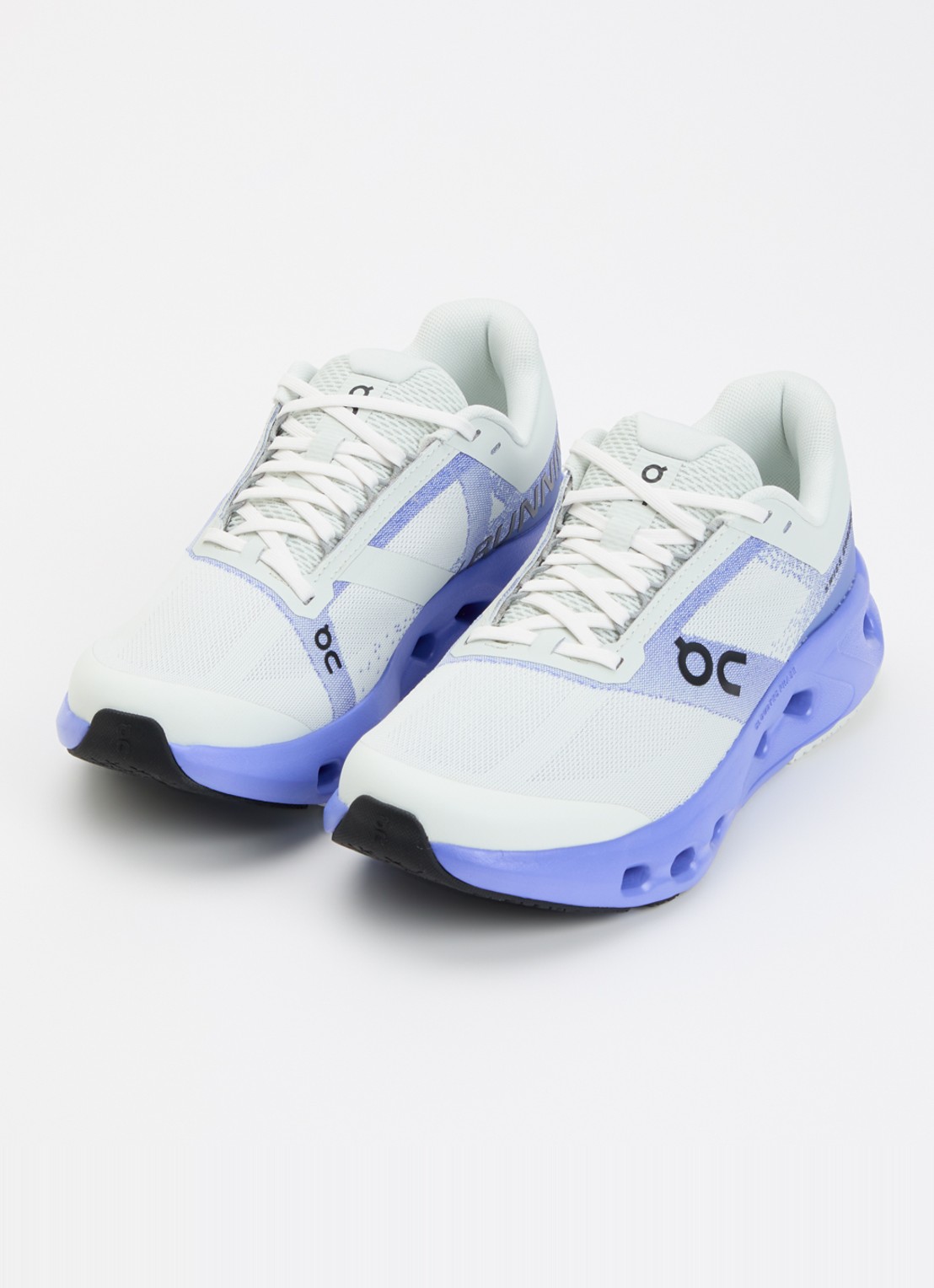 On Cloudsurfer Youth sneaker met gebreid bovenwerk - voorkant 3 violet