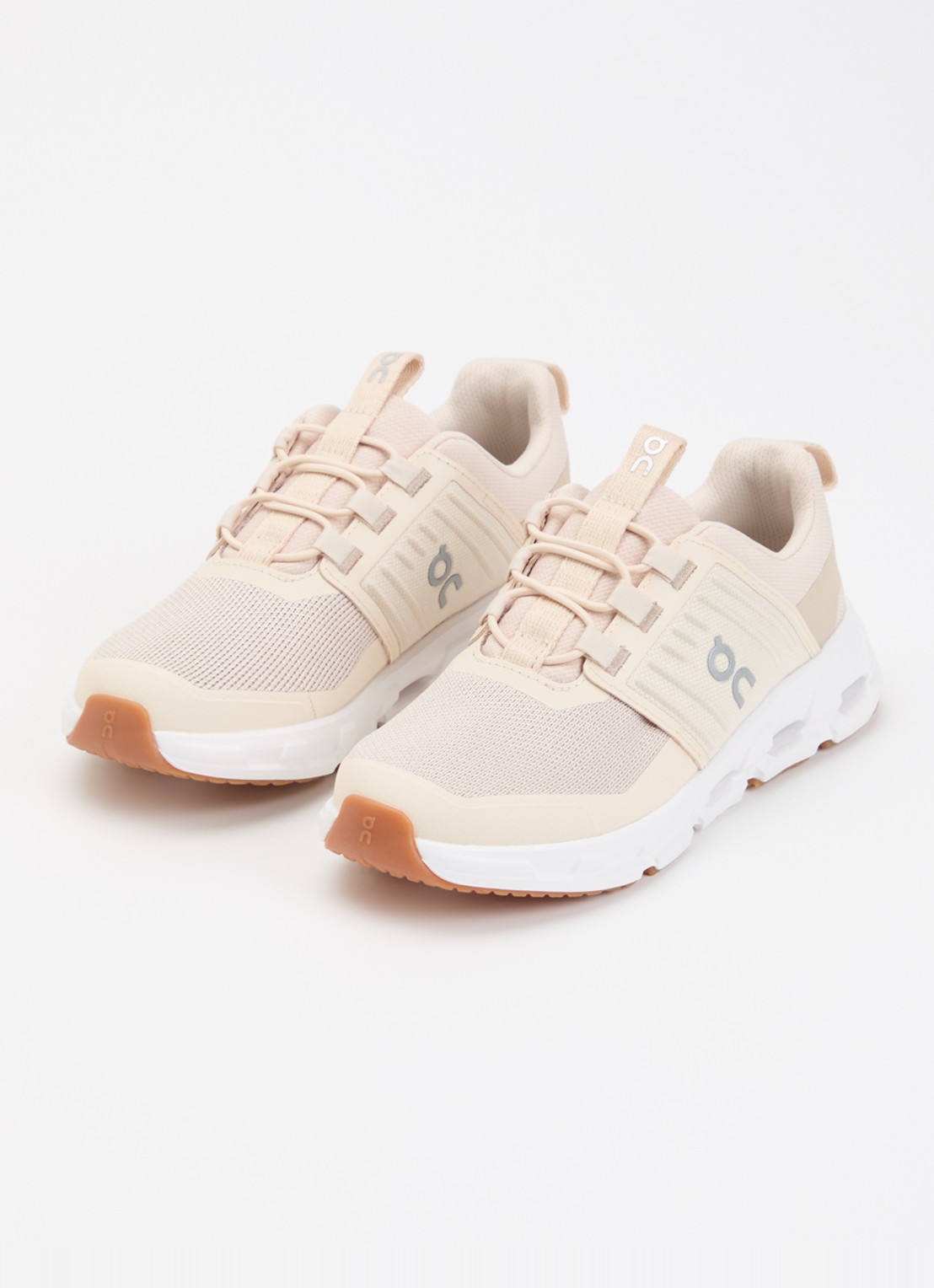 On Cloudswift sneaker met mesh details - voorkant 3 zand