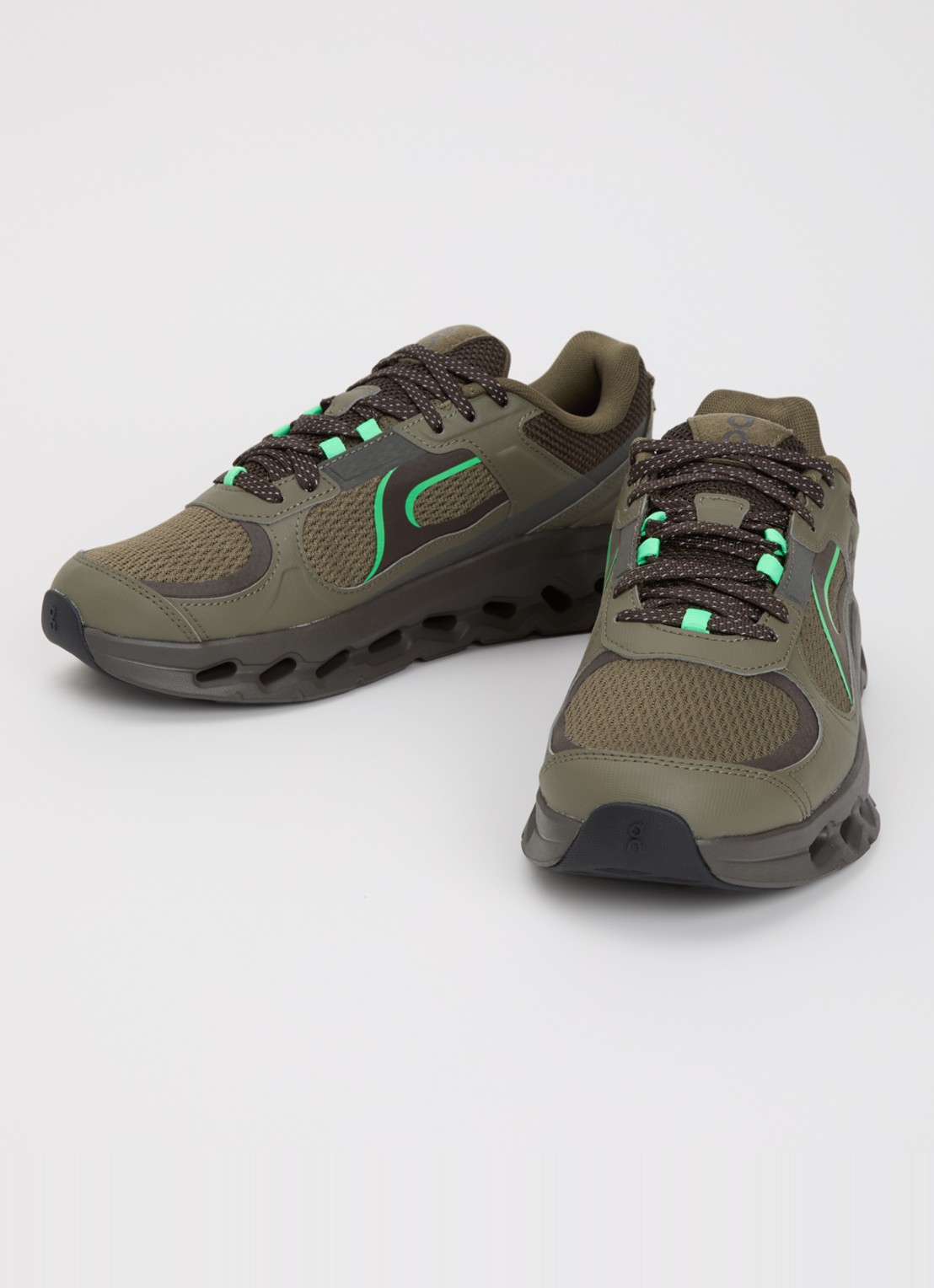 On Cloudtilt Arc sneaker van mesh met logo - detail bronsgroen