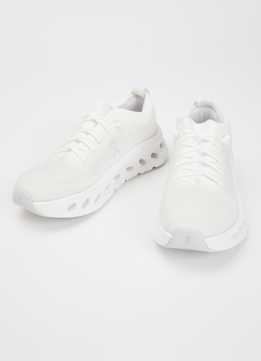 On Cloudtilt Moon sneaker met gebreid bovenwerk - detail 2 wit